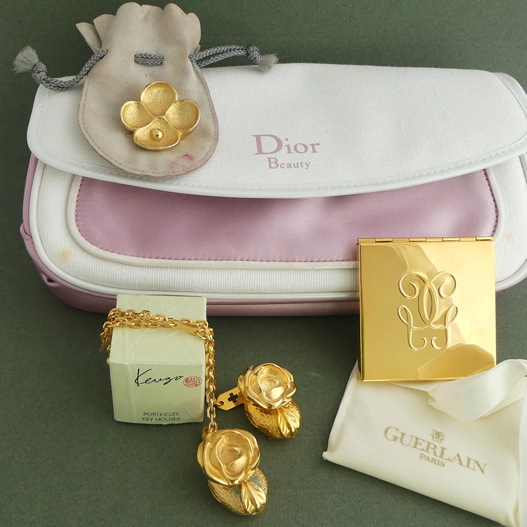BIJOUTERIER, Dior, Guerlain, Kenzo och Oscar del la Renta.