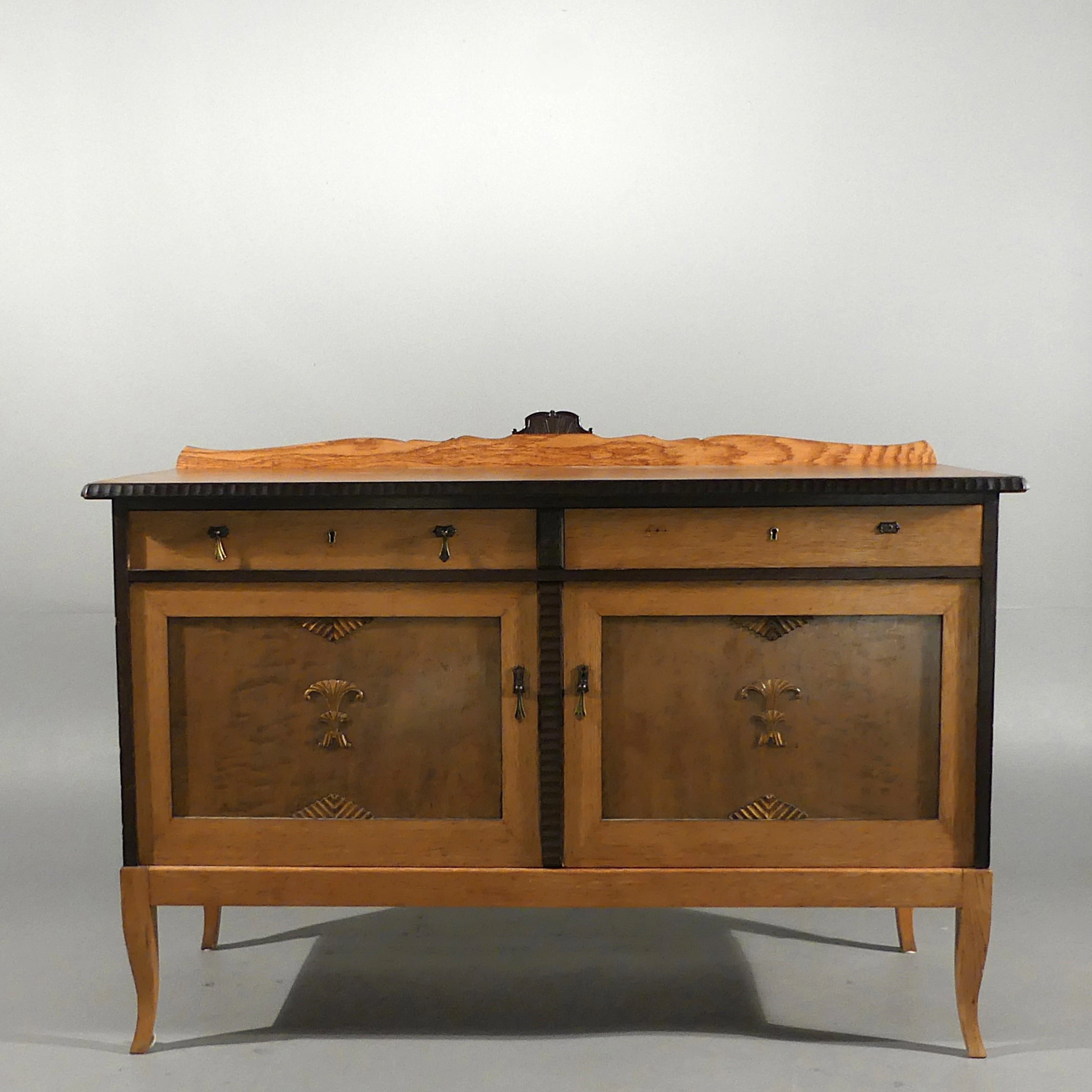 SKÄNK / SIDEBOARD, art deco, ek med björkfanér, 1940-tal.