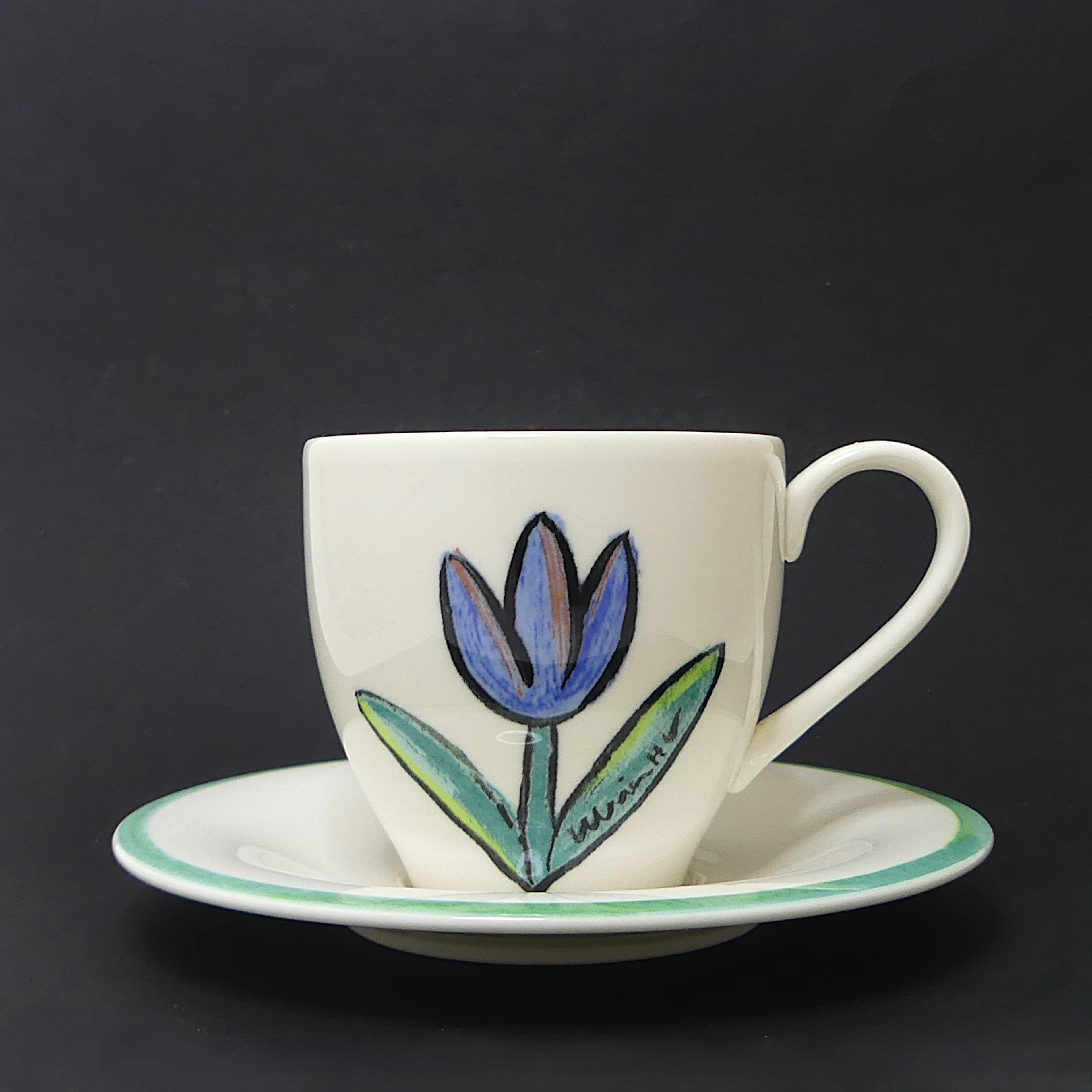 ULRICA HYDMAN-VALLIEN. kaffekoppar med fat, sex stycken.