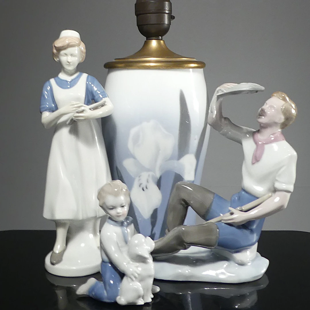 FIGURINER OCH LAMPA, underglasyr.