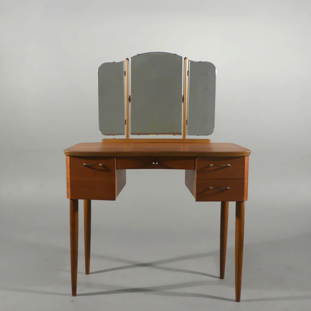 TOILETTBORD/SMINKBORD, Nybrofabriken Fröseke, 1900- talets mitt.