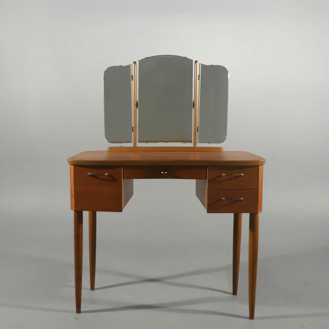 TOILETTBORD/SMINKBORD, Nybrofabriken Fröseke, 1900- talets mitt.