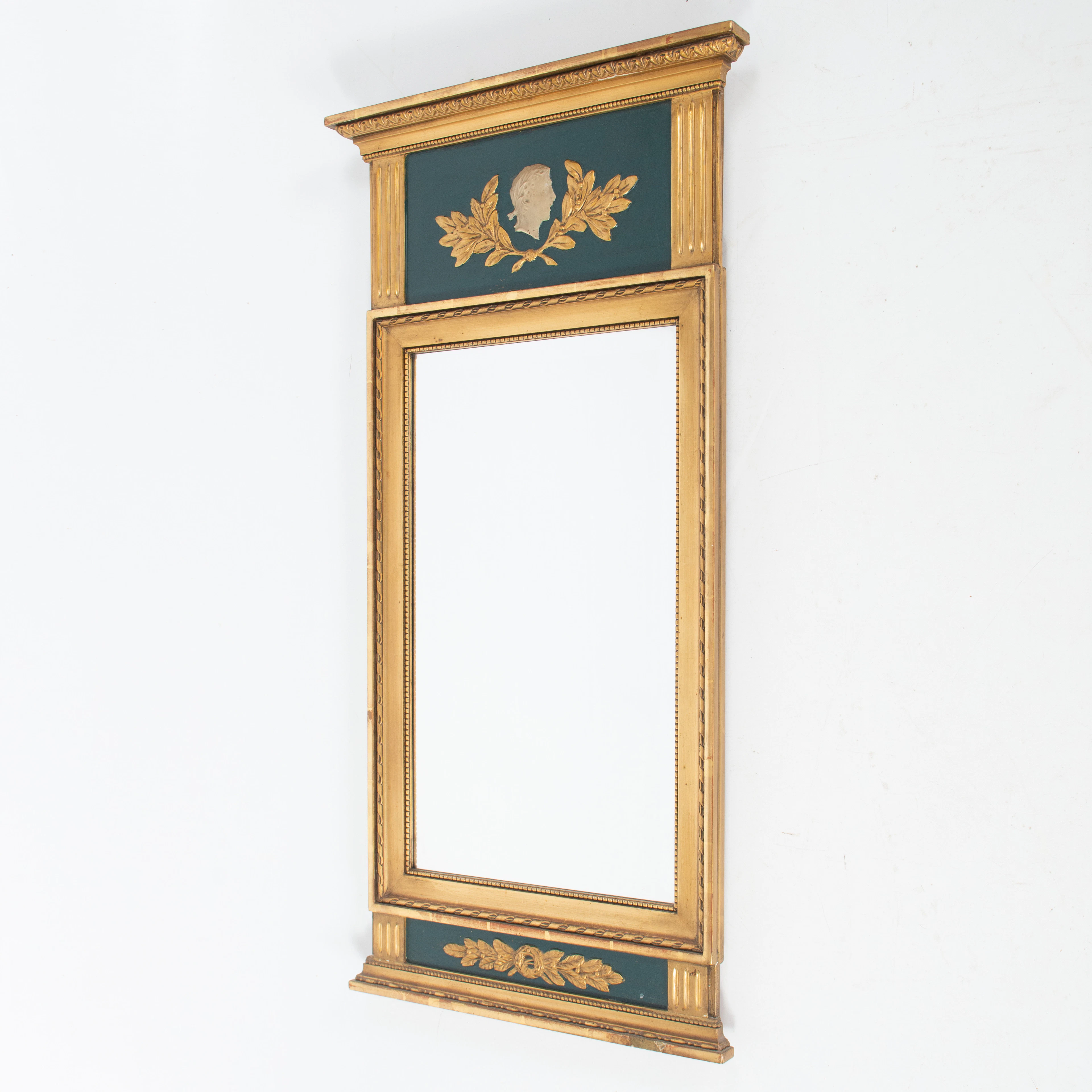 SPEGEL. Sengustaviansk stil, förgylld, fasettslipat glas, 1900-tal.