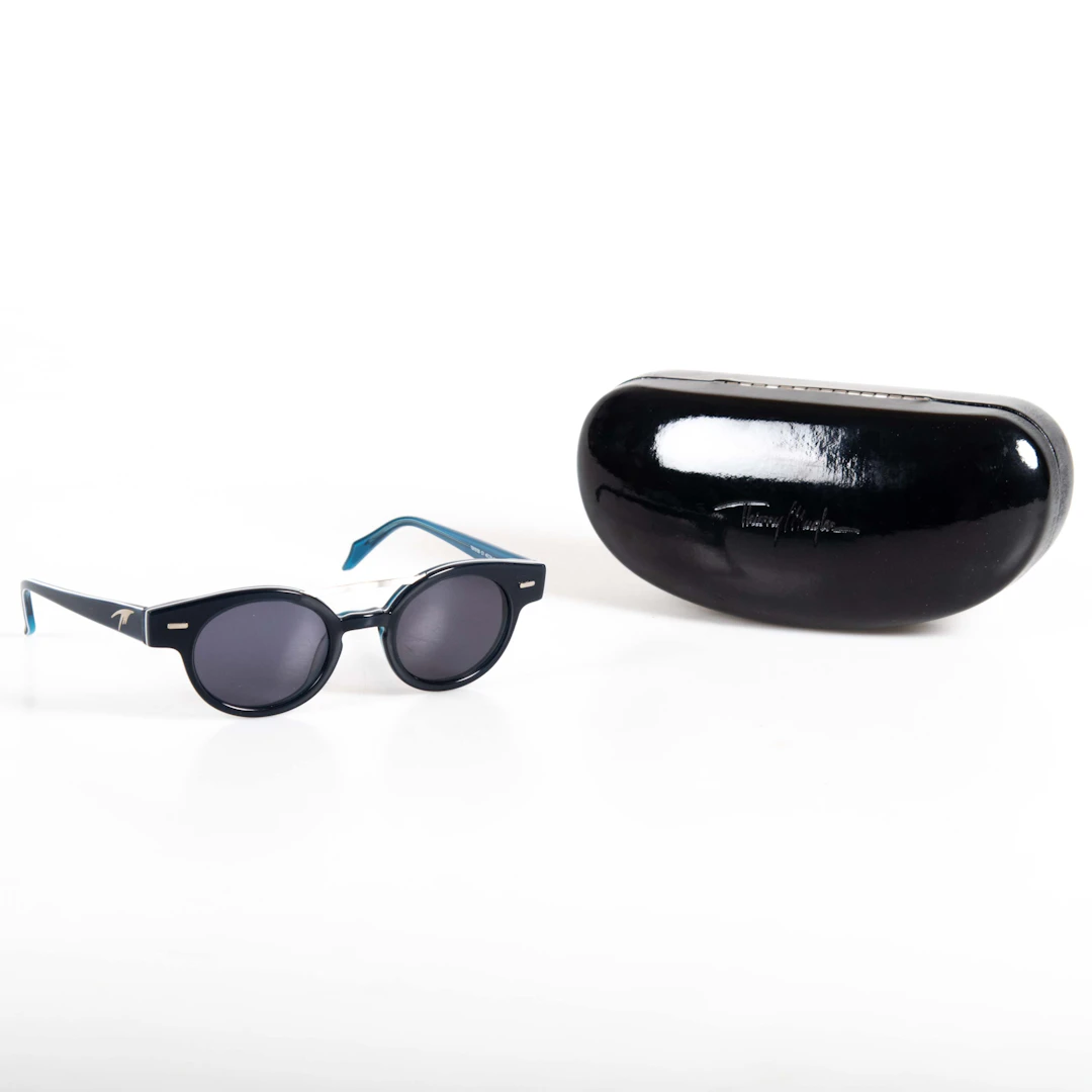 SOLGLASÖGON , Thierry Mugler, TM10190 C1.