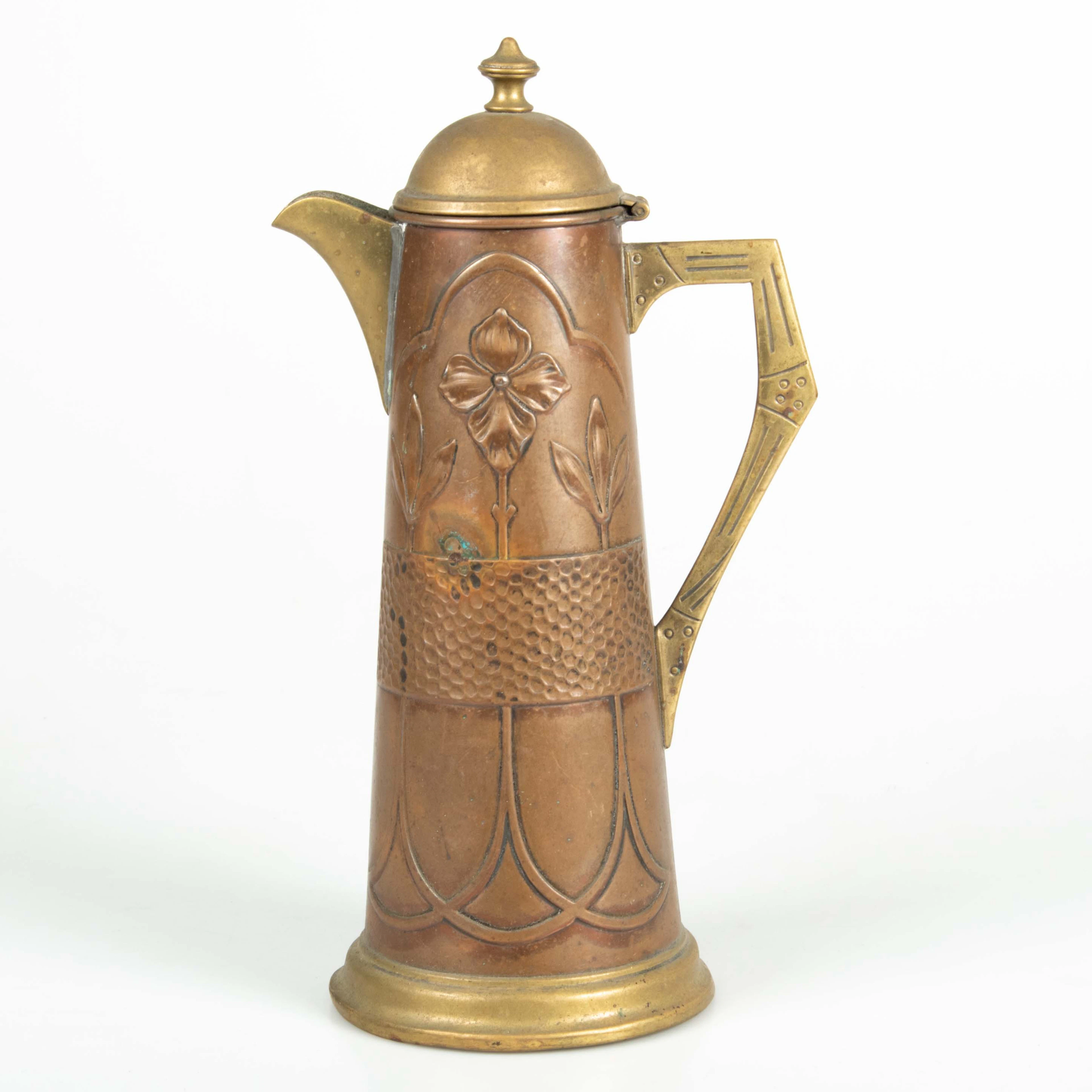SERVERINGSKANNA. Mässing och koppar, Jugend, 1900-tal.