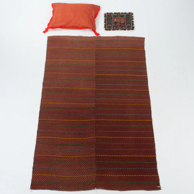ALLMOGETEXTIL, 3 delar, handvävda, 1900-talets första hälft.