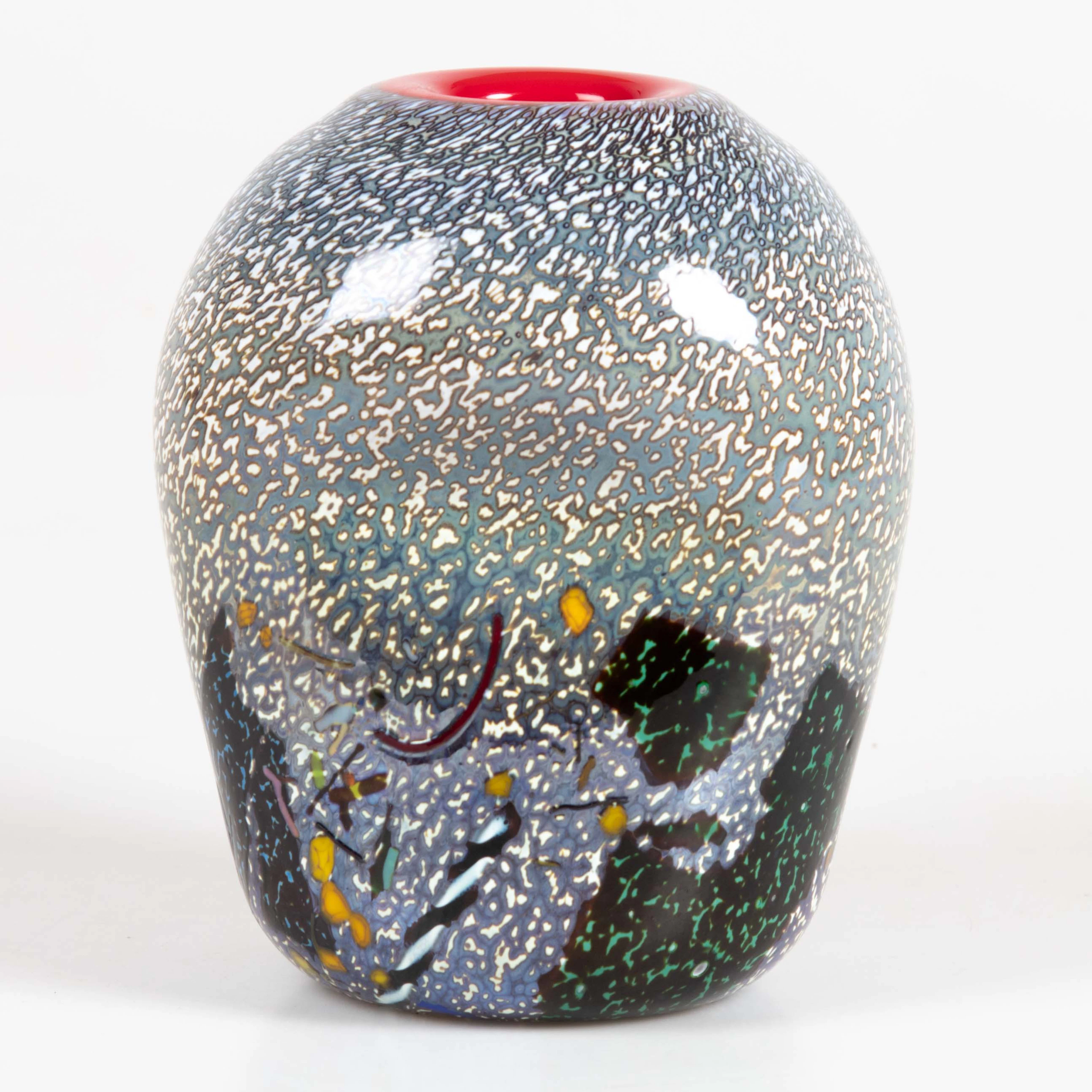 BERTIL VALLIEN. Vas, Kosta Boda, polykrom glasmassa i övergång, artist