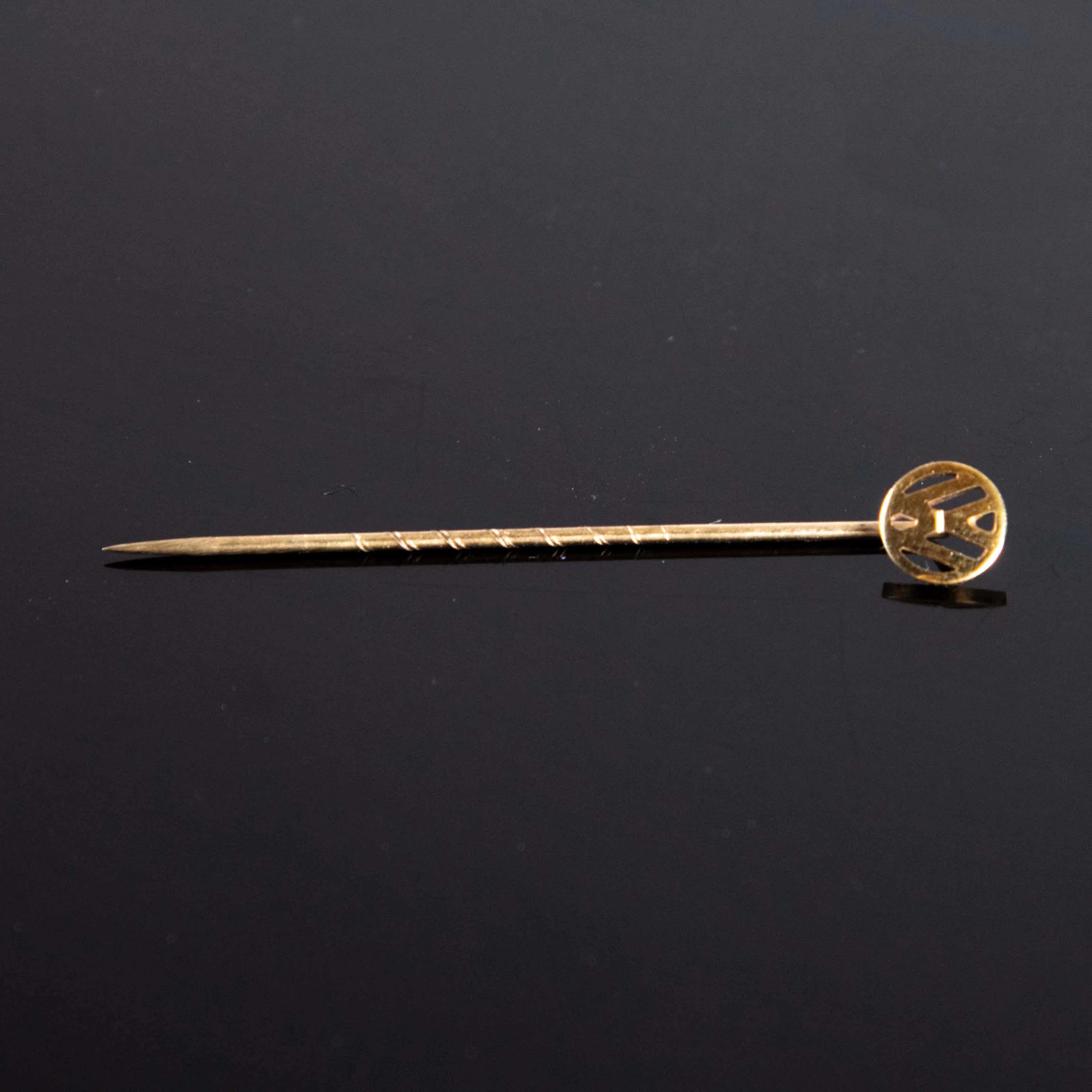 PIN VW. 8 karat guld.