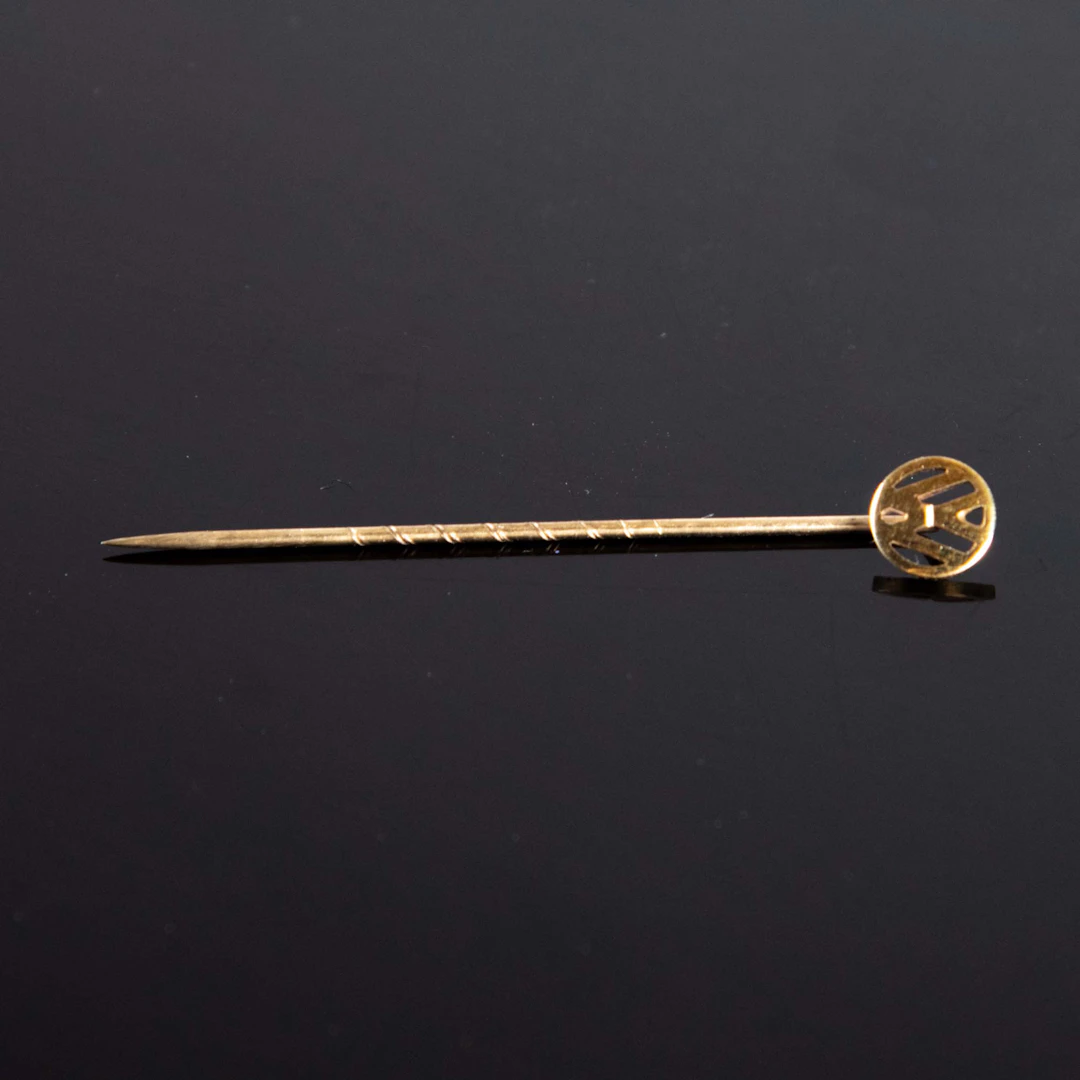 PIN VW. 8 karat guld.