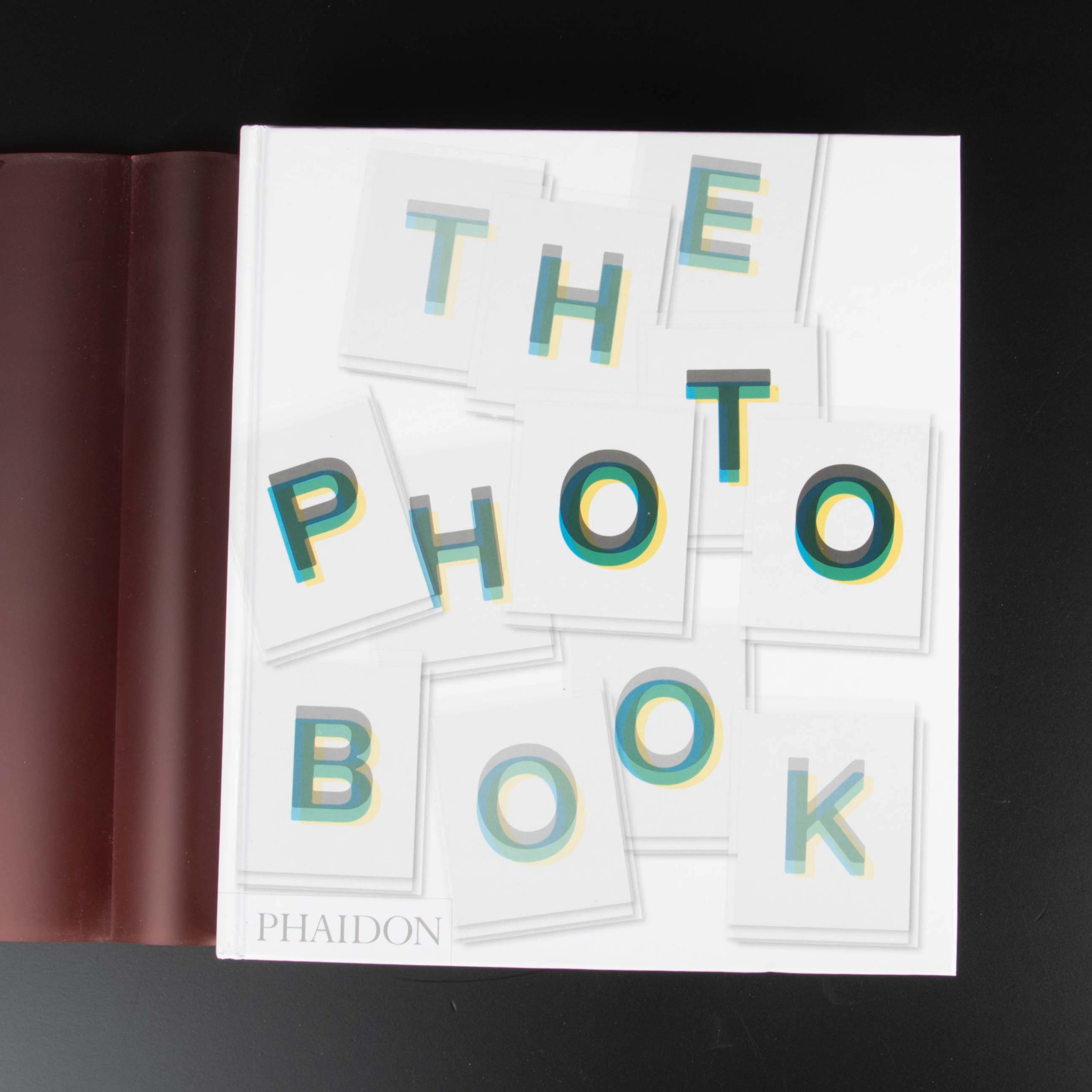 PHOTOGRAPHY BOOK, Phaidon Press, 2014.