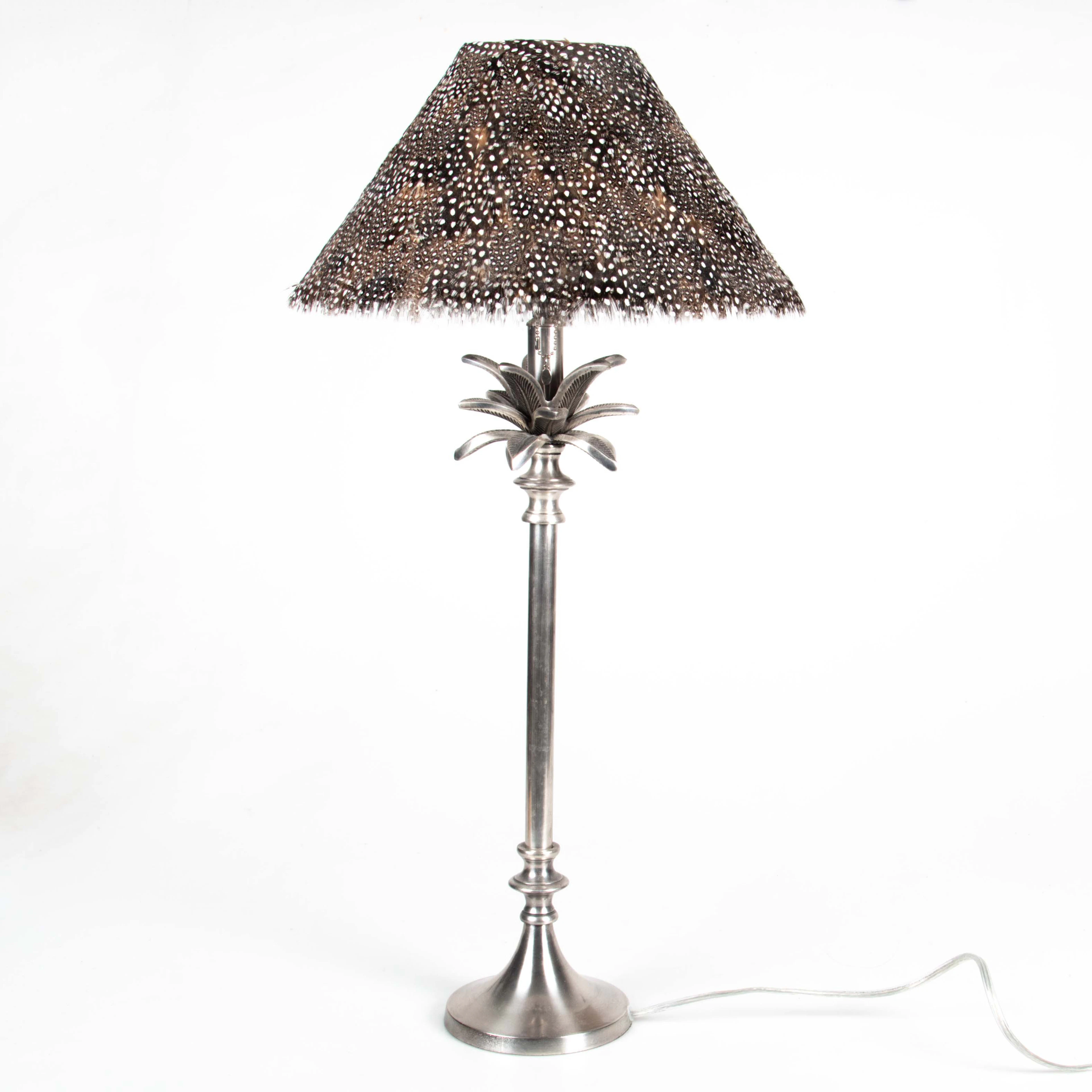BORDSLAMPA. Tasteful, Home & Garden med lampskärm från Kamelo.
