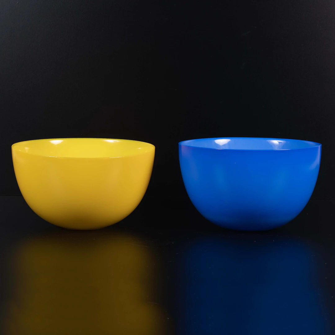 SVEN PALMQVIST. Skålar "Colora", Orrefors. 2 st.