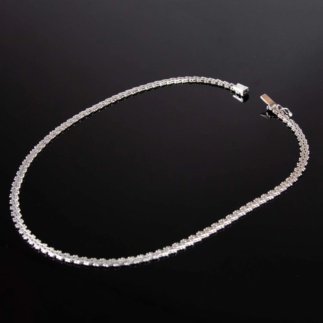 COLLIER silver.