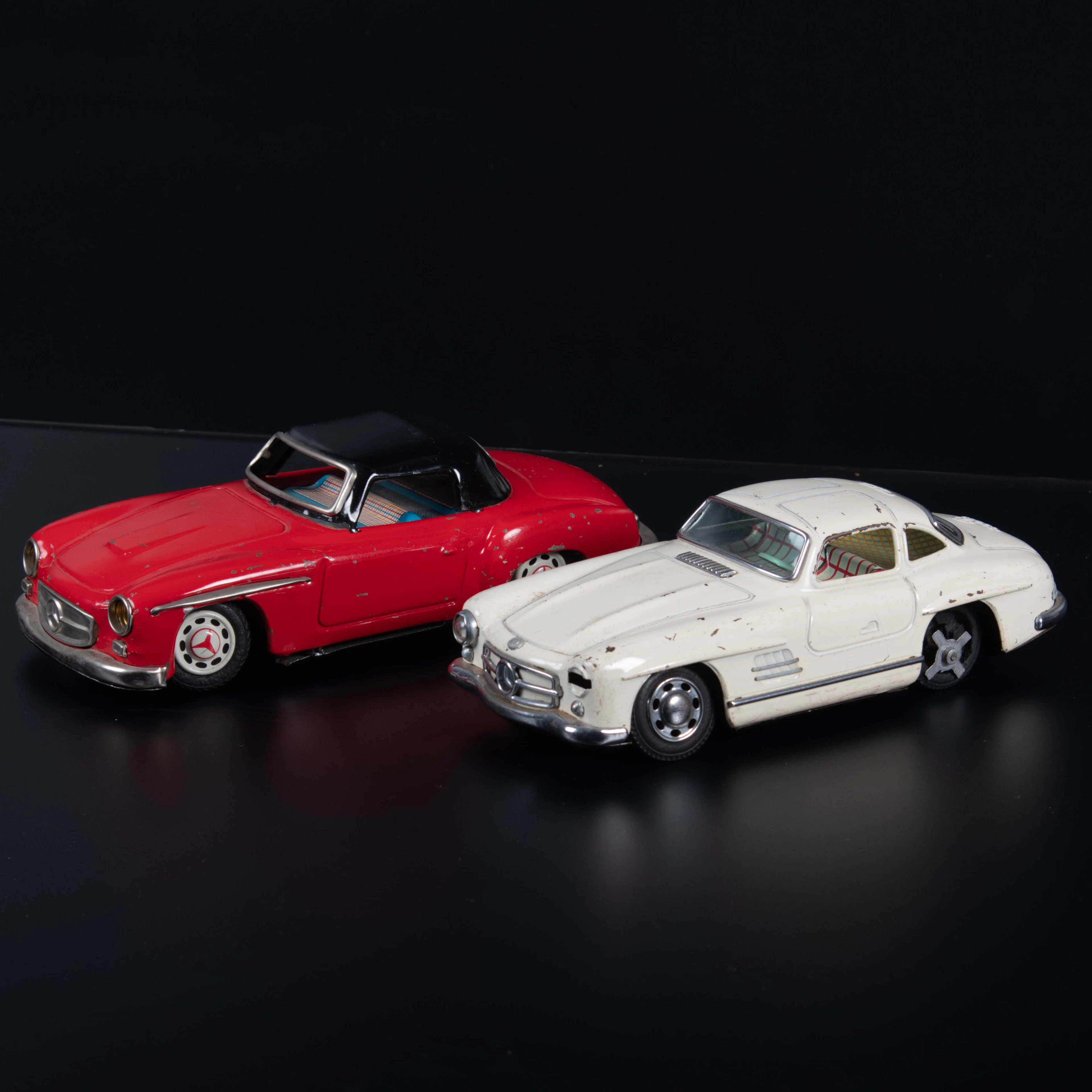 LEKSAKSBILAR, 2 st, Mercedes-Benz 300 SL (SAN) och 190 SL, plåt, Japan