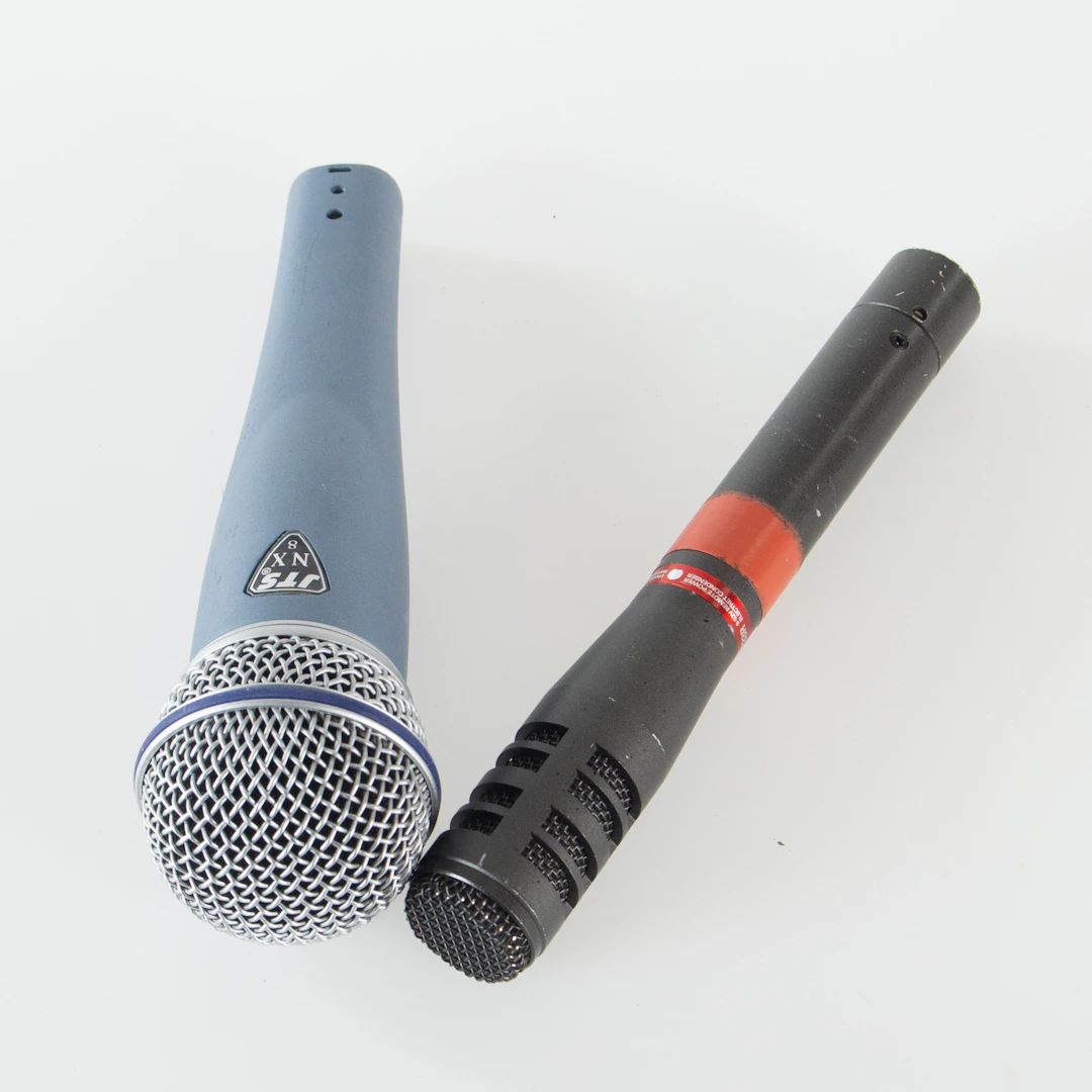 TVÅ MIKROFONER JTS NX 8, AUDIO - TECHNICA ATM 33R.