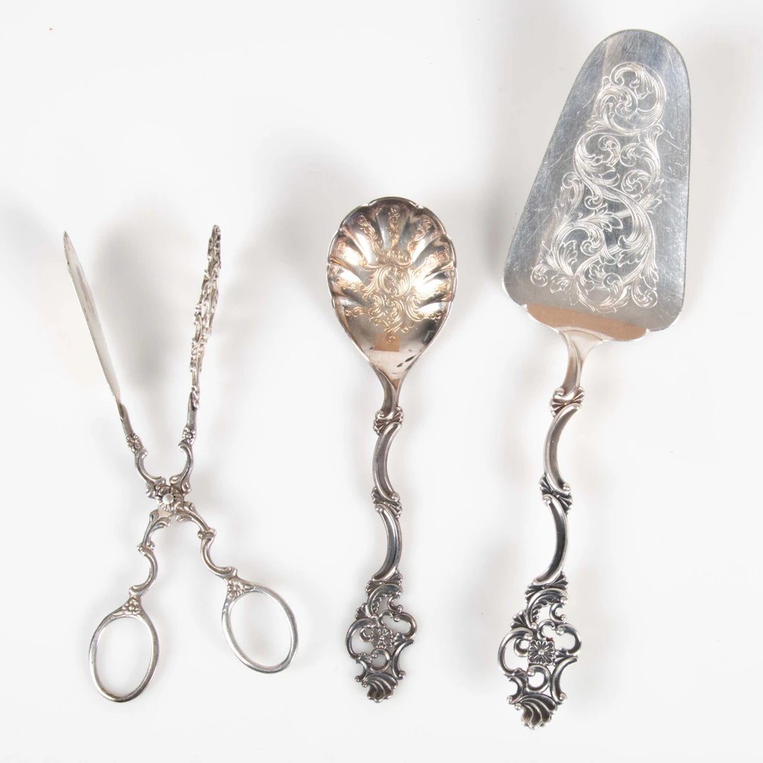 TÅRTSPADE, KAKTÅNG och MARMELADSKED SILVER. 3 delar, bl.a Norge.