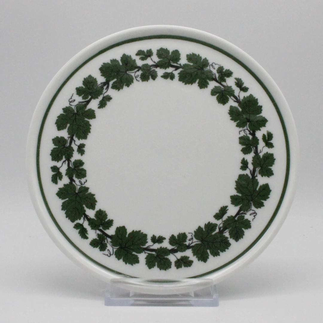 MEISSEN. Teekannenuntersetzer mit Weinlaubdekorm, 1924–1934.1.Wahl.