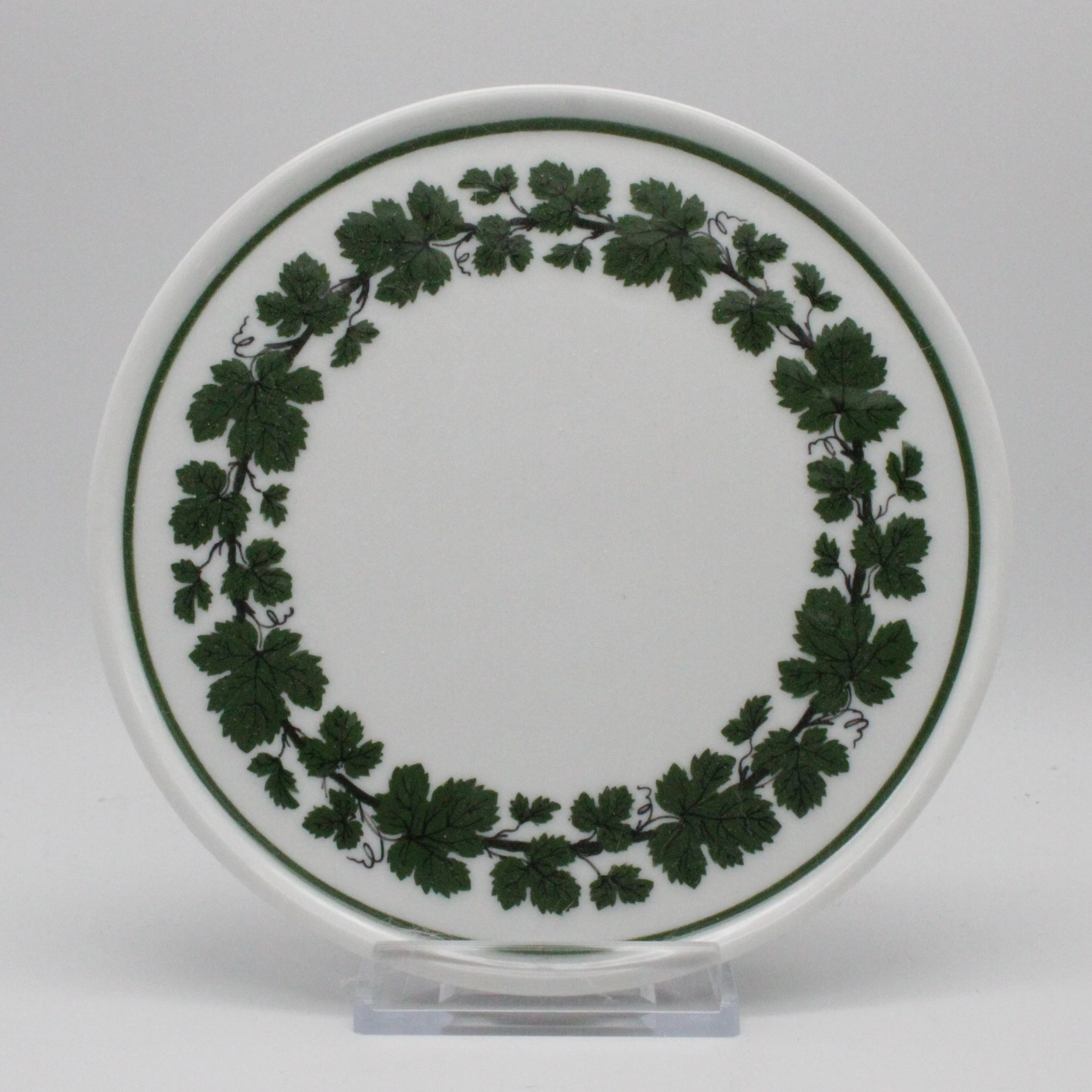 MEISSEN. Teekannenuntersetzer mit Weinlaubdekorm, 1924–1934.1.Wahl.