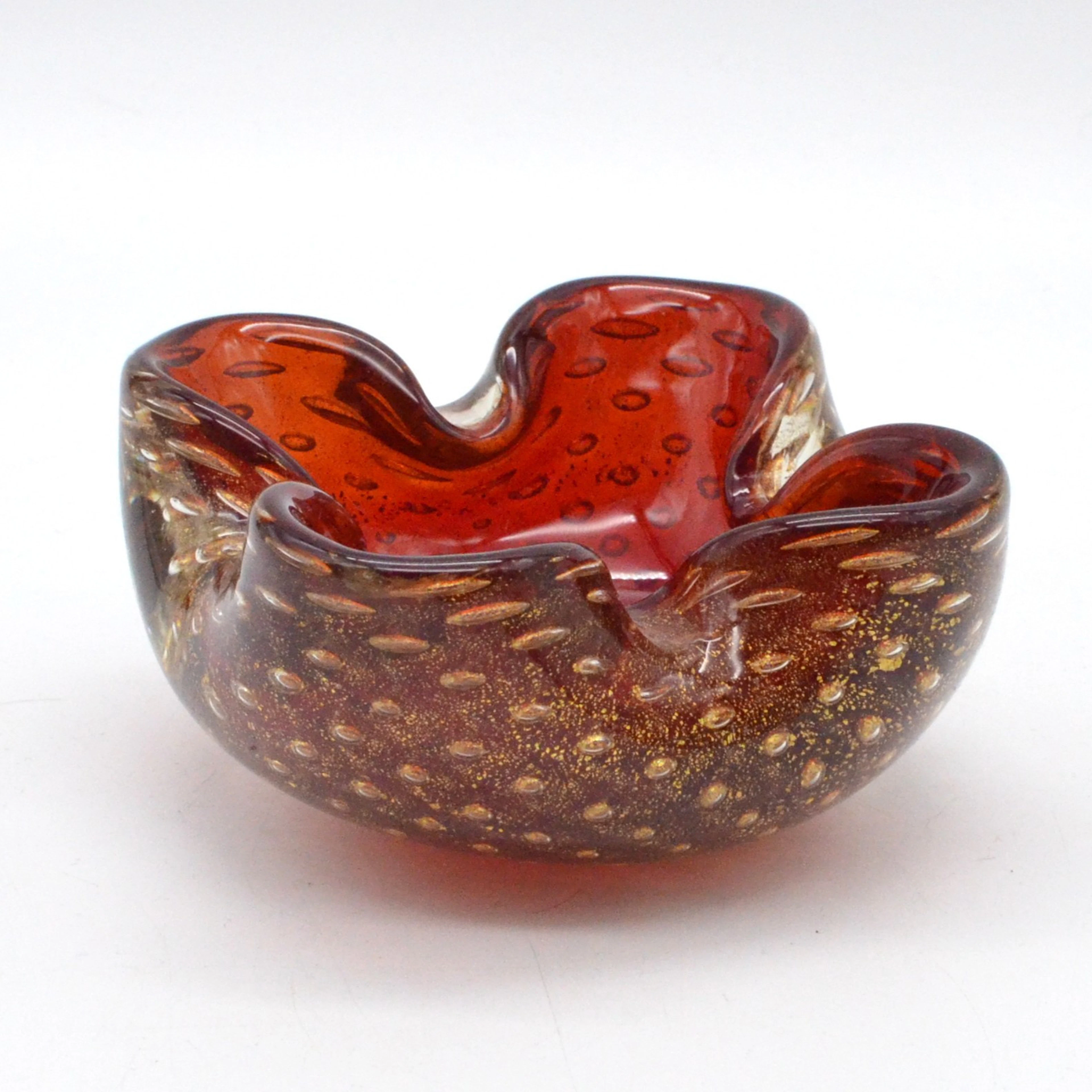 ARCHIMEDE SEGUSO. MURANO GLAS SCHALE, ROT-TRANSPARENT MIT GOLDPLATZFOLIE