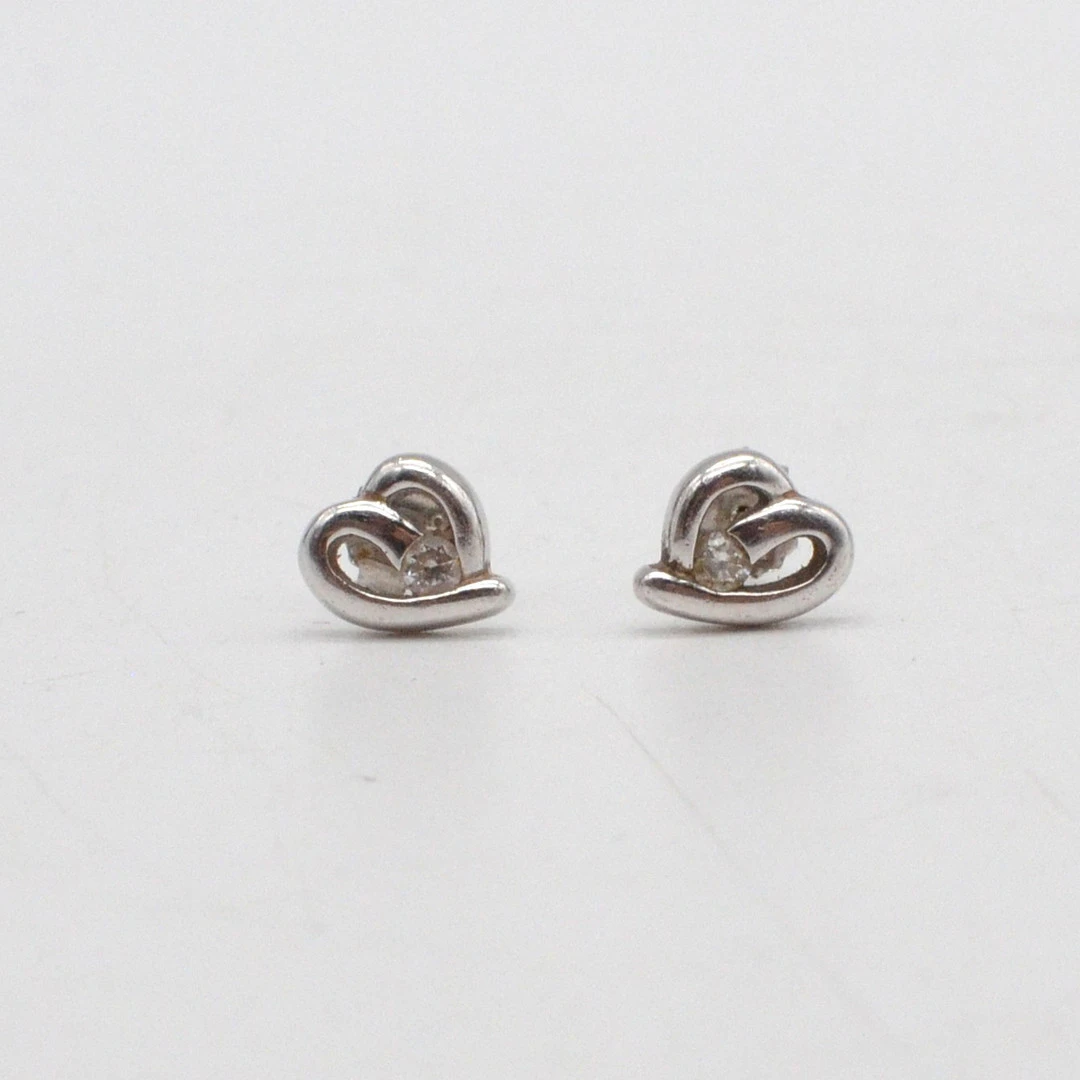 OHRSTECKER AUS STERLINGSILBER, HERZFORM MIT ZIRKONIA, VINTAGE.