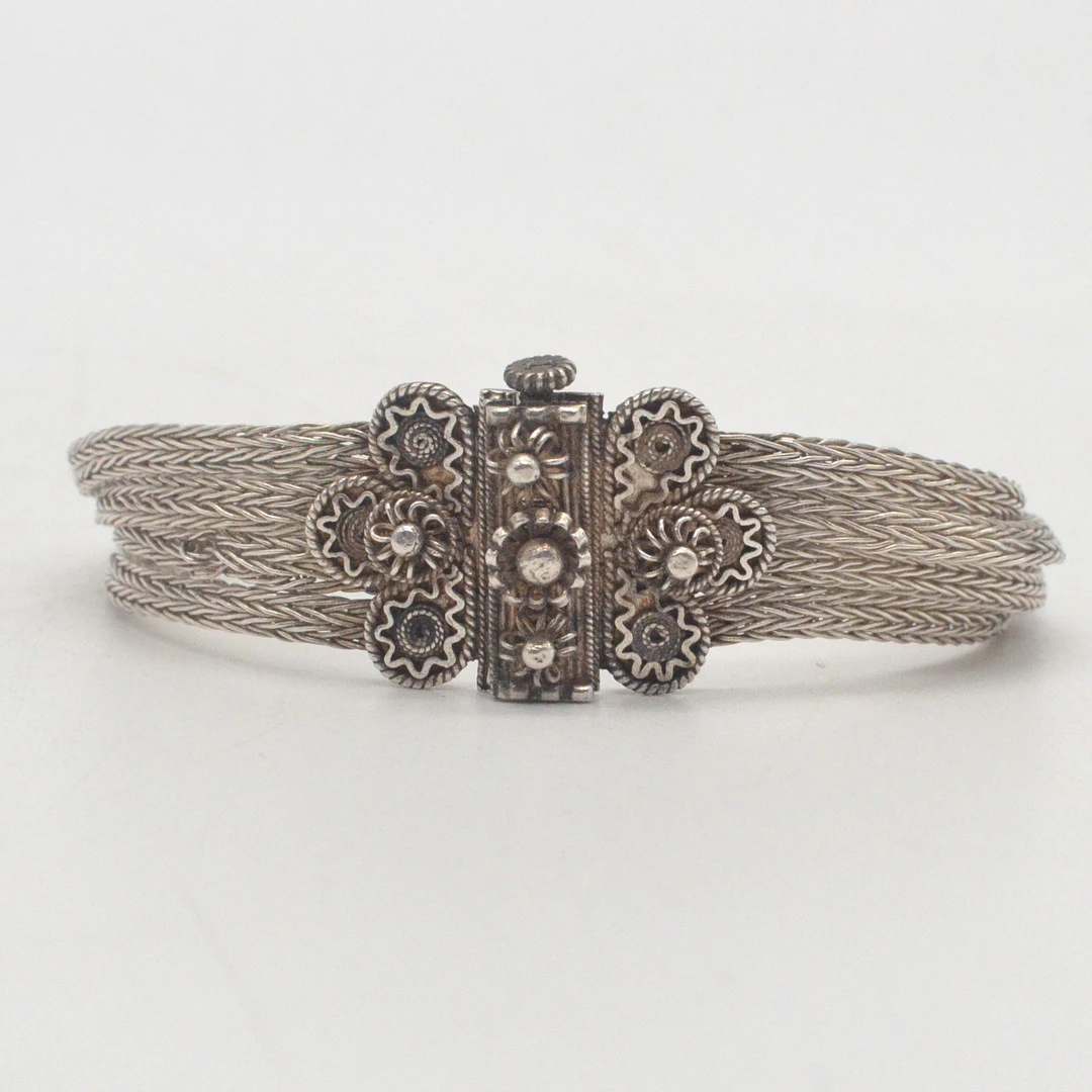 SILBERARMBAND, BLUMENDEKOR, DRAHTKUNST, GEPRÜFT 925, VIER ZOPFKETTEN