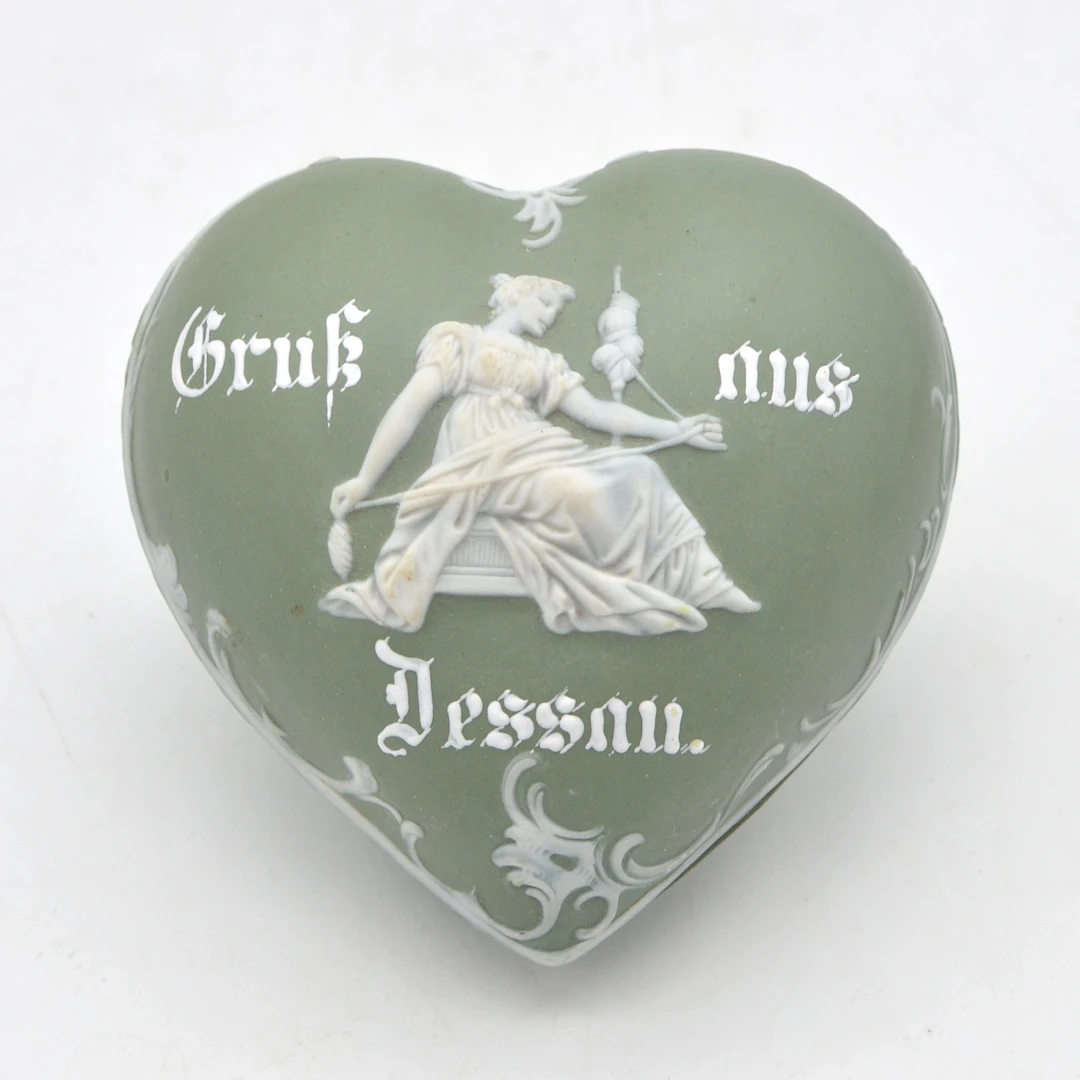 JUGENDSTIL JASPERDOSE, "GRUSS AUS DESSAU", BISCUITPORZELLAN, HANDGESCHNITTEN