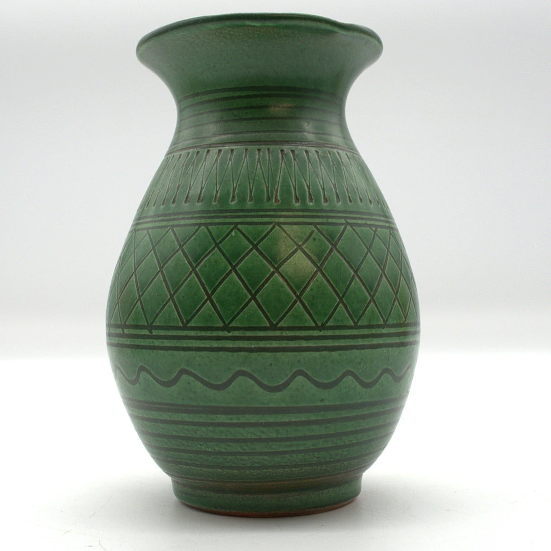 KÜNSTLERKERAMIKVASE AUS DEN 1960ER JAHREN, RITZDEKOR, WILHELM KAGEL.