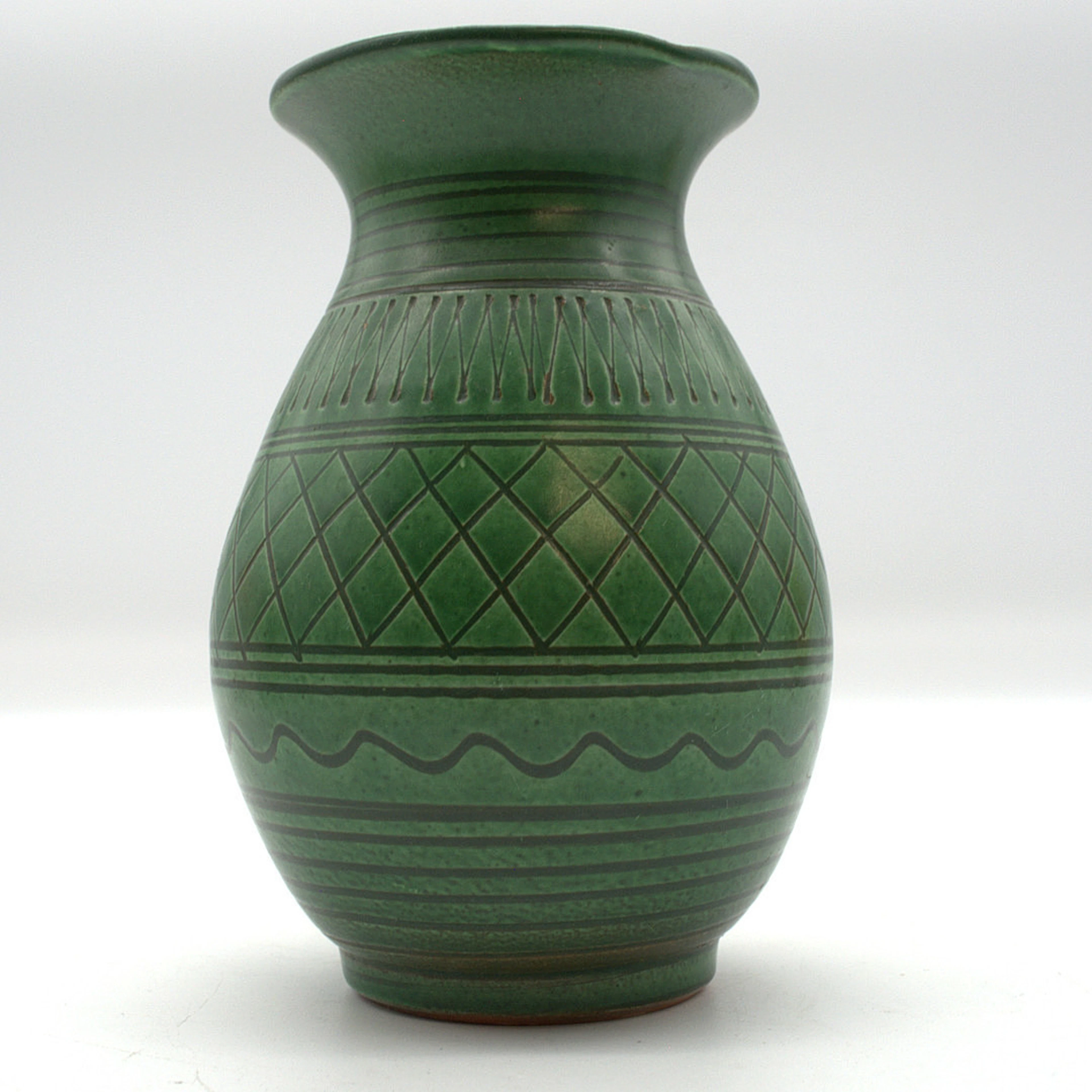 KÜNSTLERKERAMIKVASE AUS DEN 1960ER JAHREN, RITZDEKOR, WILHELM KAGEL.