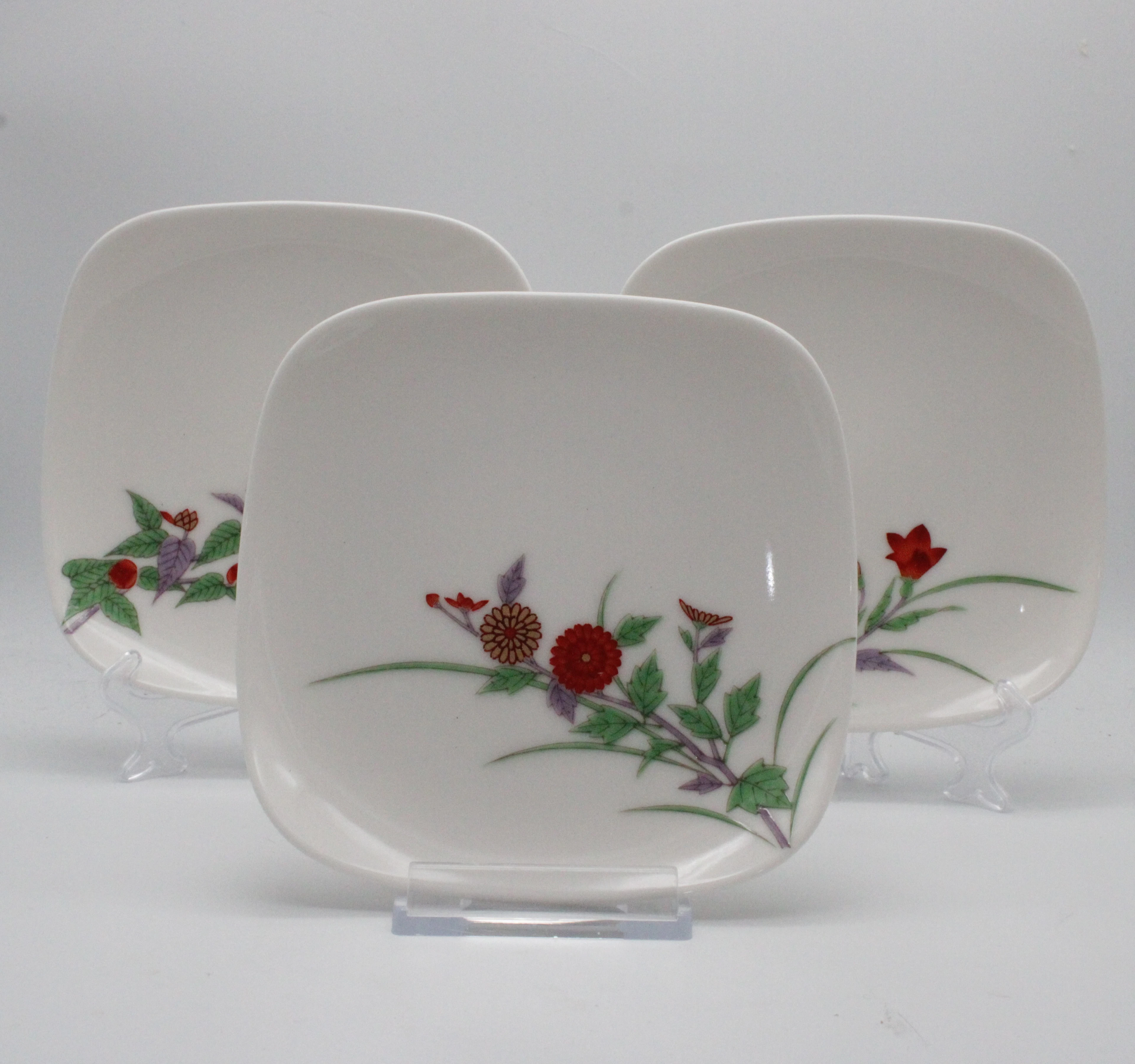 KORANSHA, JAPANISCHES PORZELLAN, 3-TEILIGES SCHÄLCHEN-SET MIT FLORALEN
