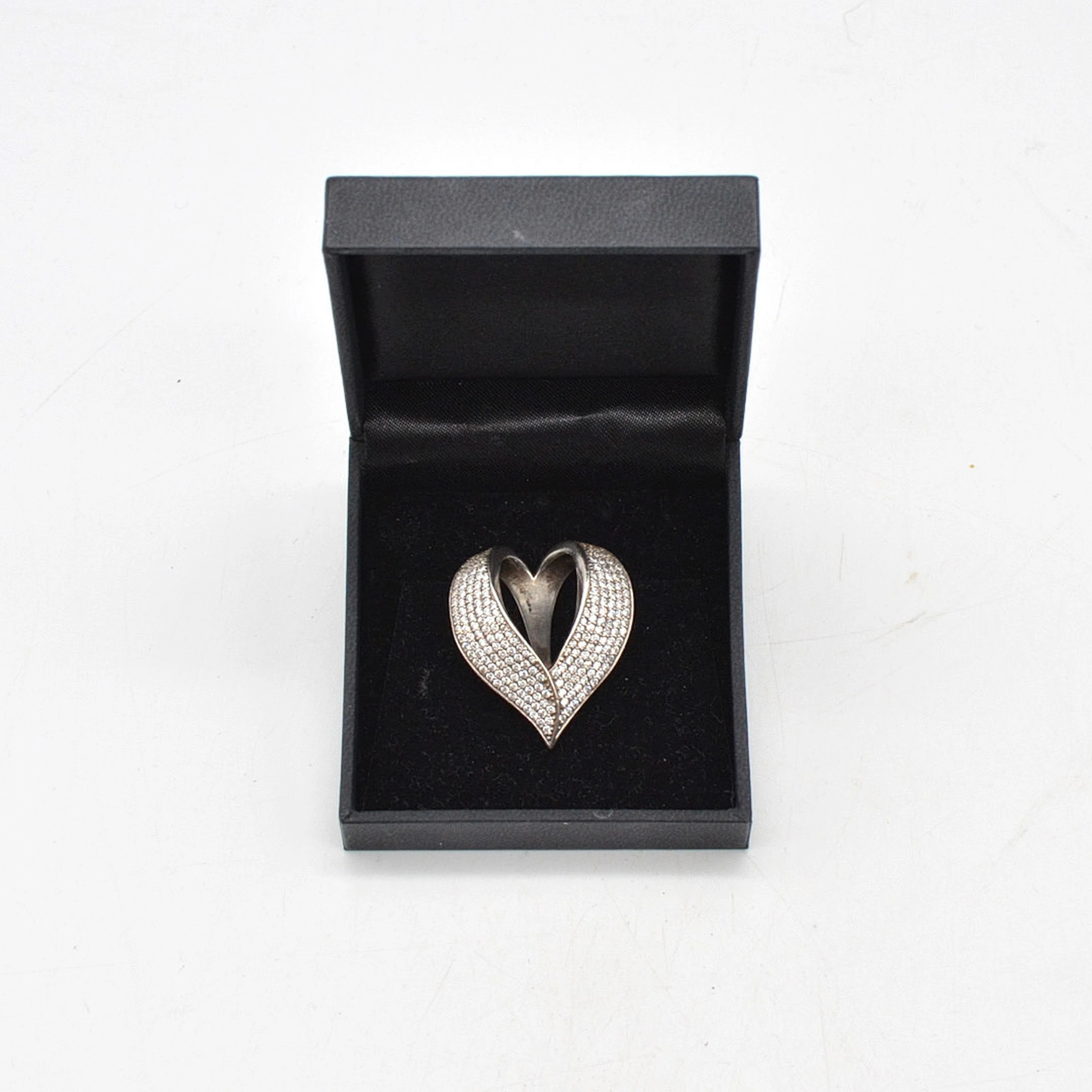 COLLIERANHÄNGER IN HERZFORM, STERLINGSILBER MIT ZIRKONIA, DURCHBROCHEN