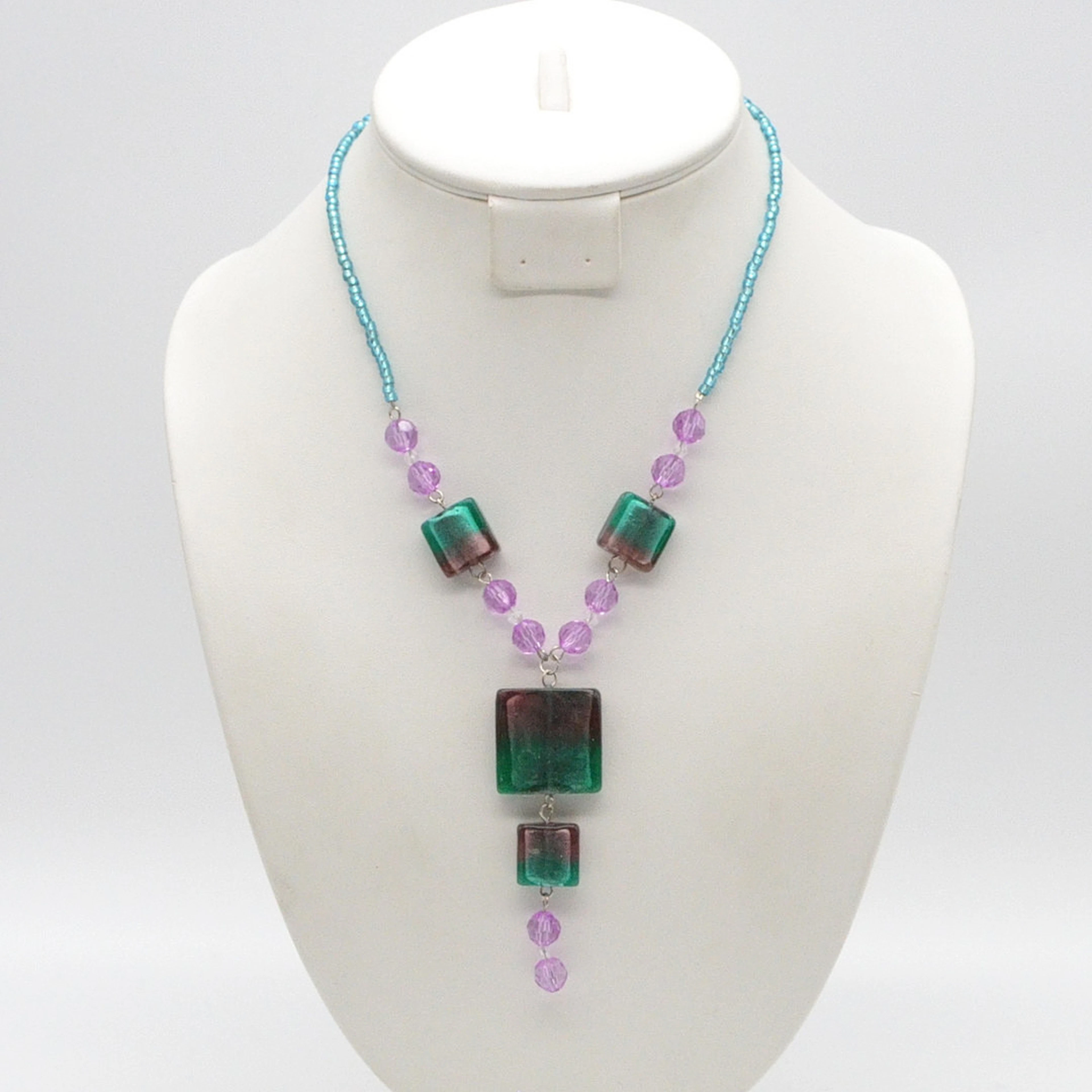 MURANO GLAS COLLIER, STUDIOGLAS, SILBERPLATZFOLIE, ITALIEN, 20. JAHRHUNDERT.