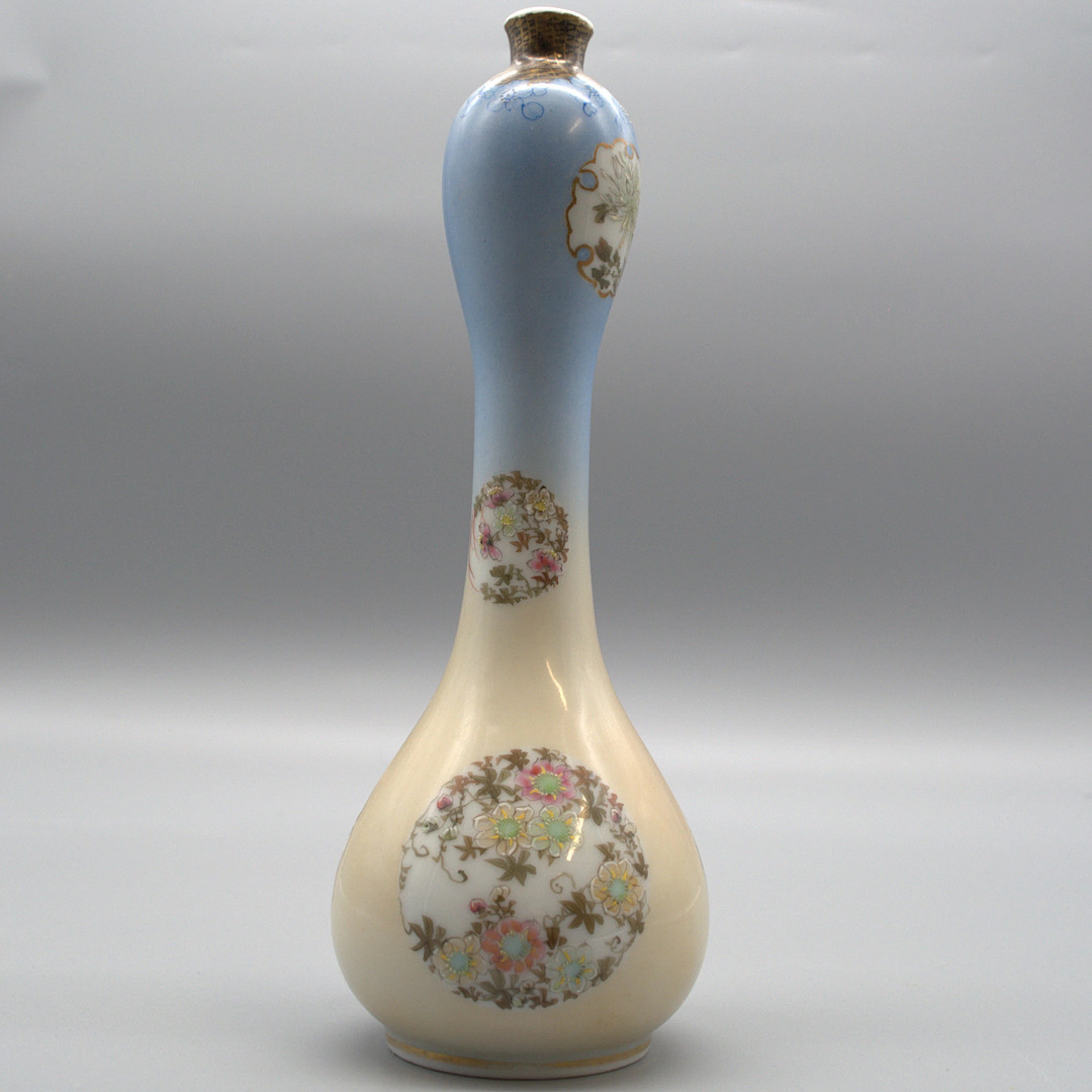 ANTIKE JAPANISCHE SATSUMA-VASE, 1900-1930, SIGNIERT.