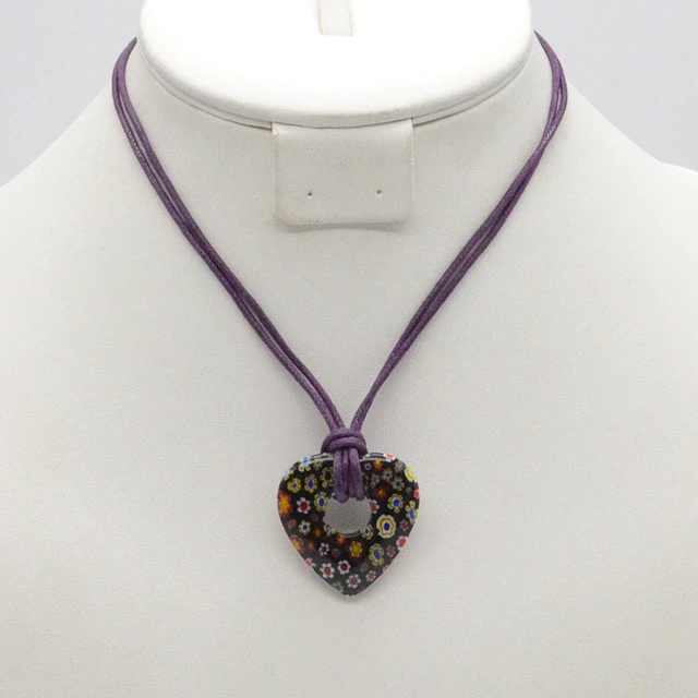 MURANO GLAS COLLIER, SCHWARZES HERZ MIT BUNTEN MILLEFIORI BLUMEN