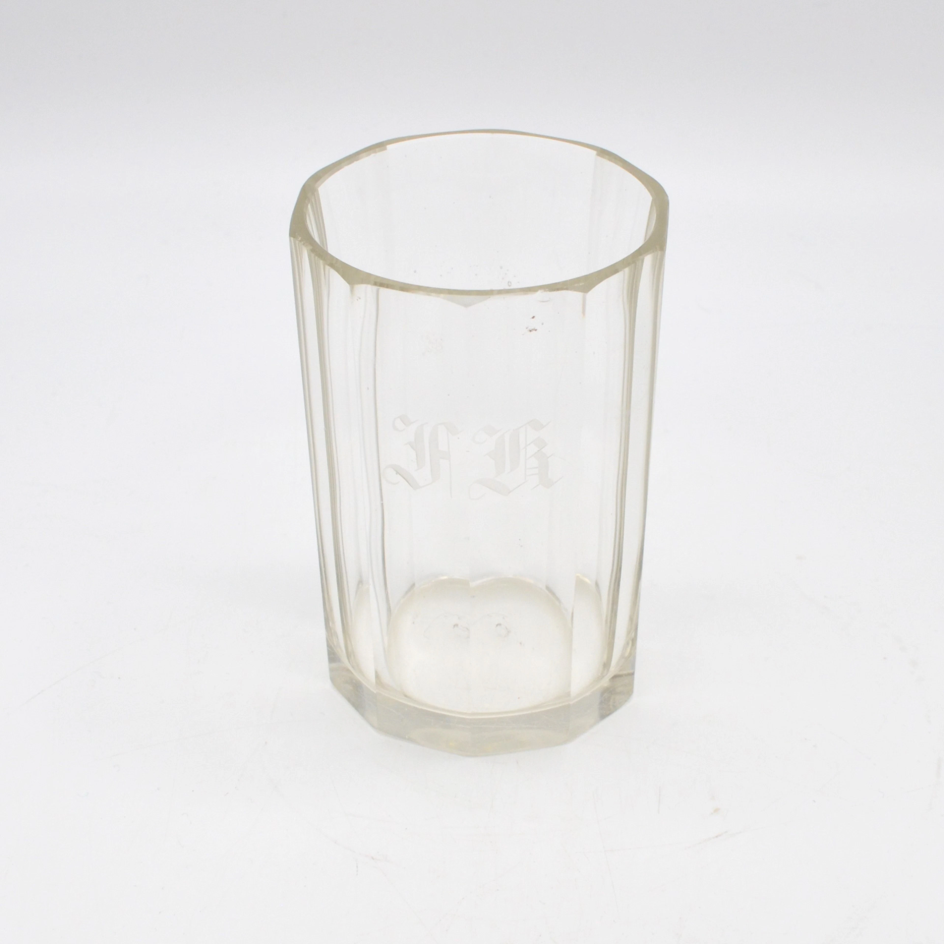 BIEDERMEIER GLAS, INITIALEN HK, DEUTSCHLAND, 19. JAHRHUNDERT.