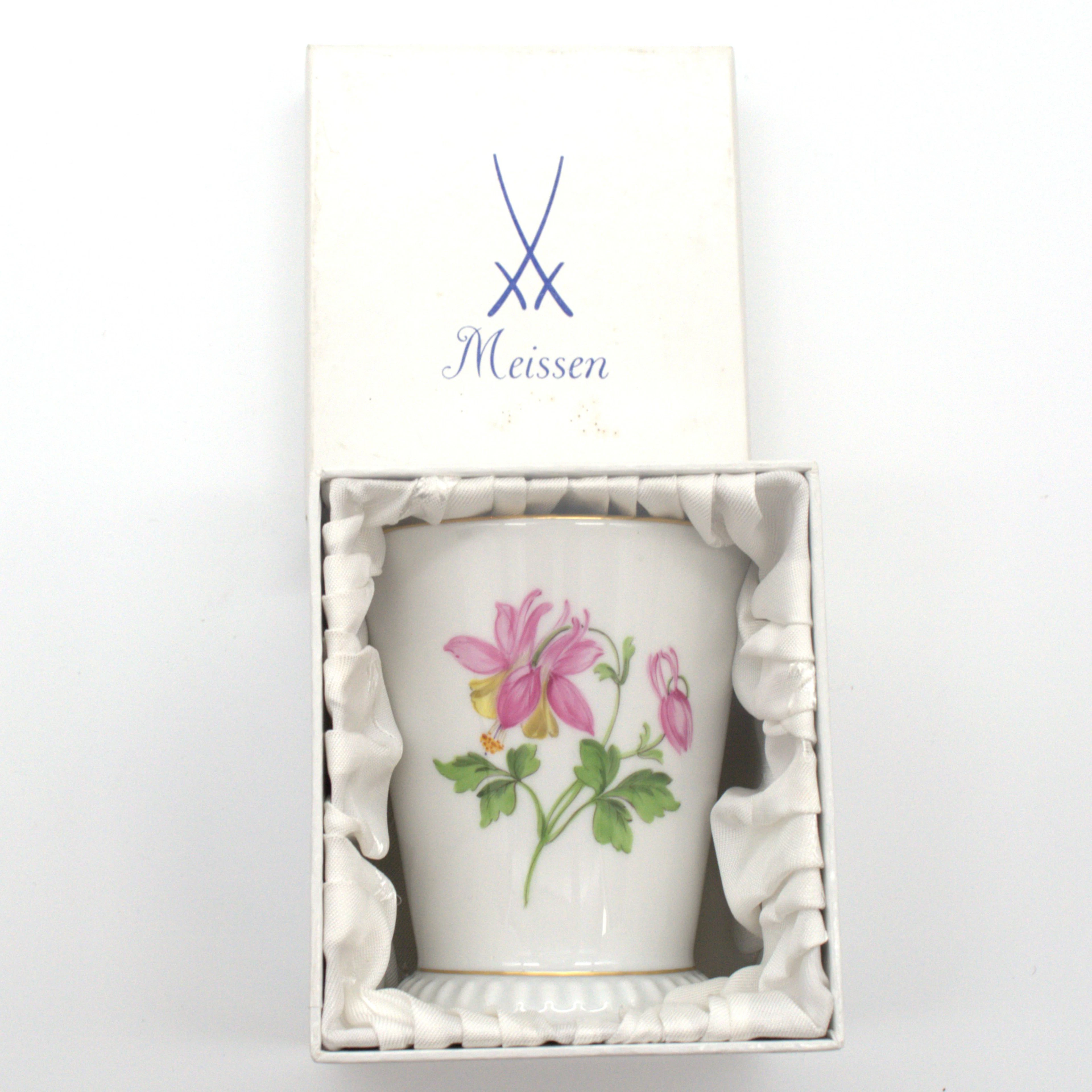 MEISSEN. BECHER, BLUMENMALEREI, 1. WAHL, MIT ORGINAL VERPACKUNG.