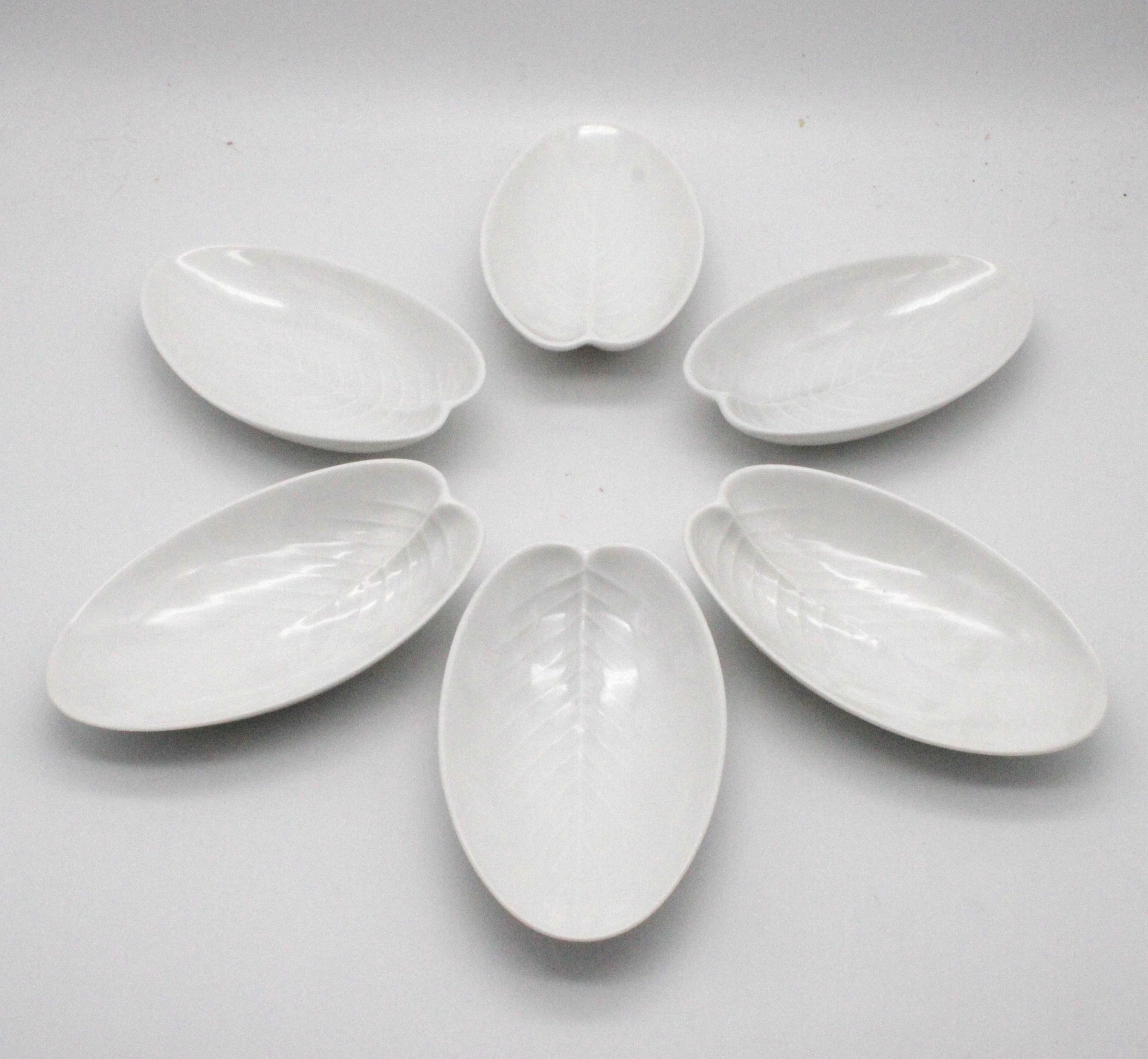 ROSENTHAL STUDIO-LINIE – 6-TEILIGES SET VON BLATTFÖRMIGEN PORZELLANSCHÄLCHEN