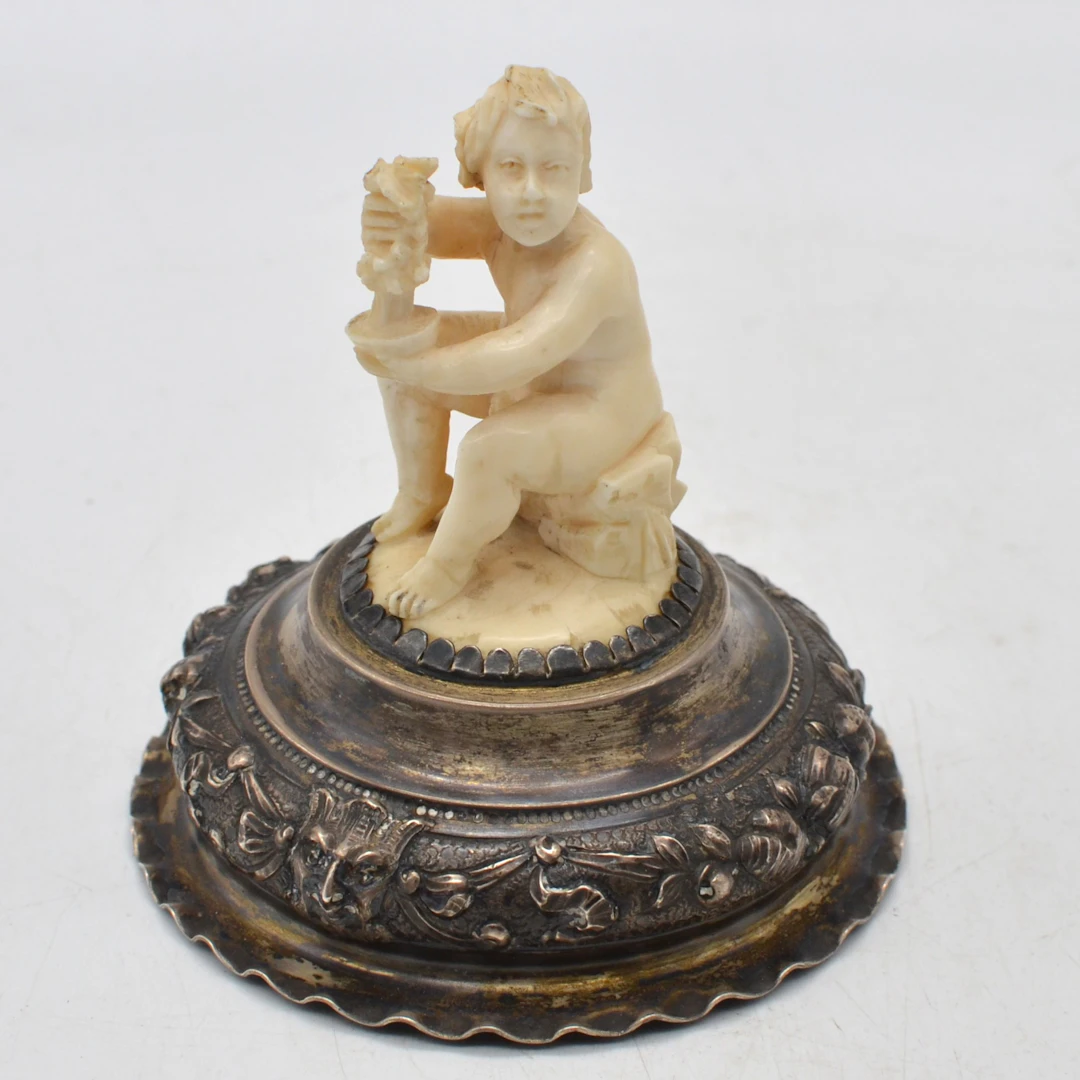 TAFELGEDECK/ HUMPENDECKEL, BEIN AUF SILBER, HANDGEMACHT, 17.-18. JAHRHUNDERT.