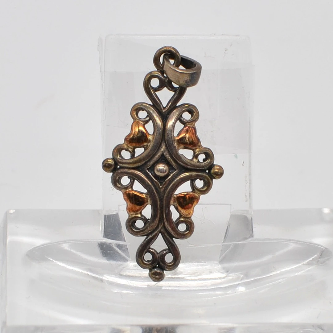 SMYKKEFORM, DESIGNER COLLIERANHÄNGER, STERLINGSILBER MIT GOLDDETAILS