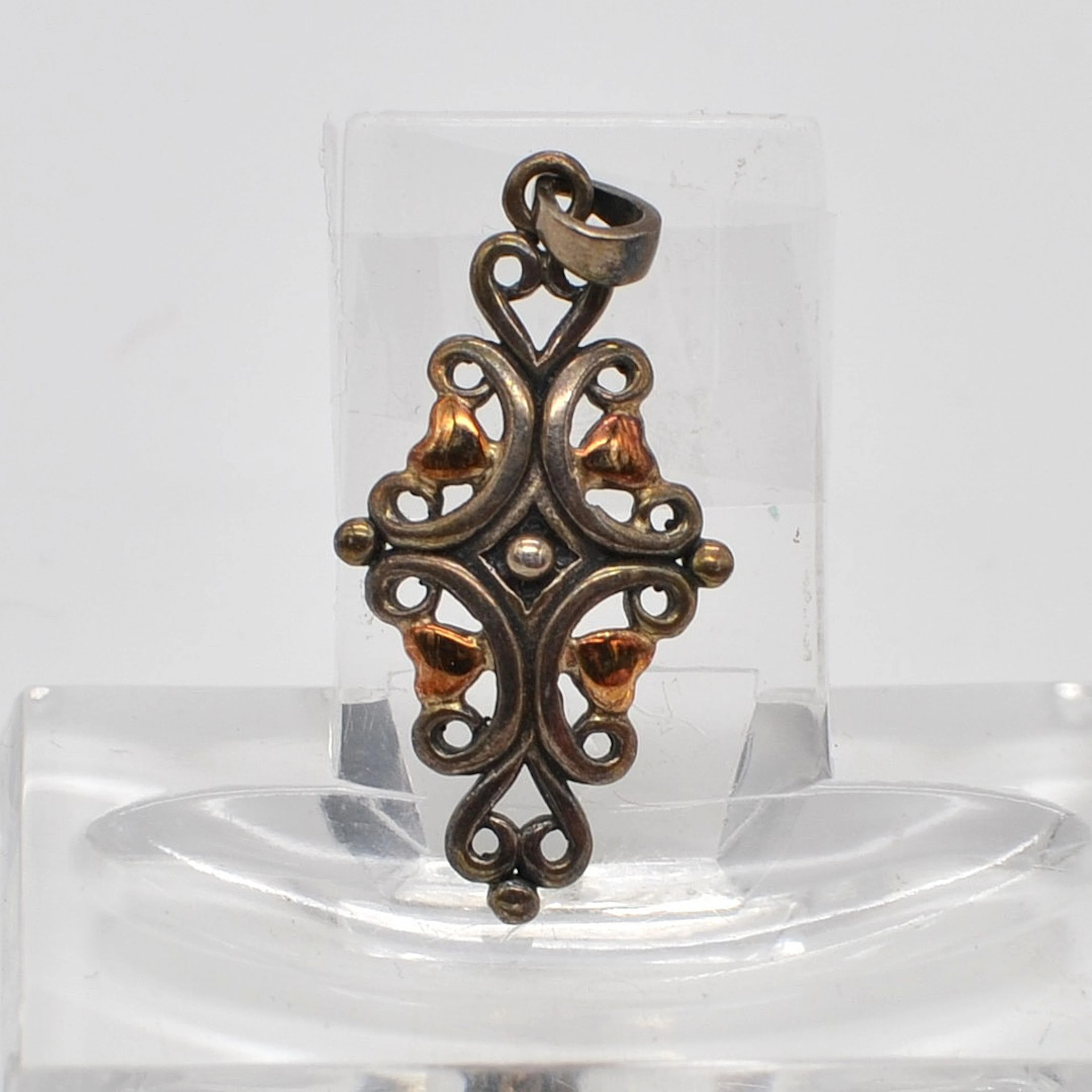 SMYKKEFORM, DESIGNER COLLIERANHÄNGER, STERLINGSILBER MIT GOLDDETAILS