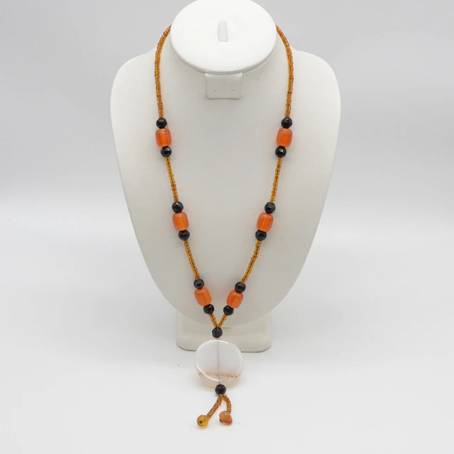 HANDGEMACHTES COLLIER MIT GHOSENIT UND GLASPERLEN, ENDLOSKETTE, VINTAGE