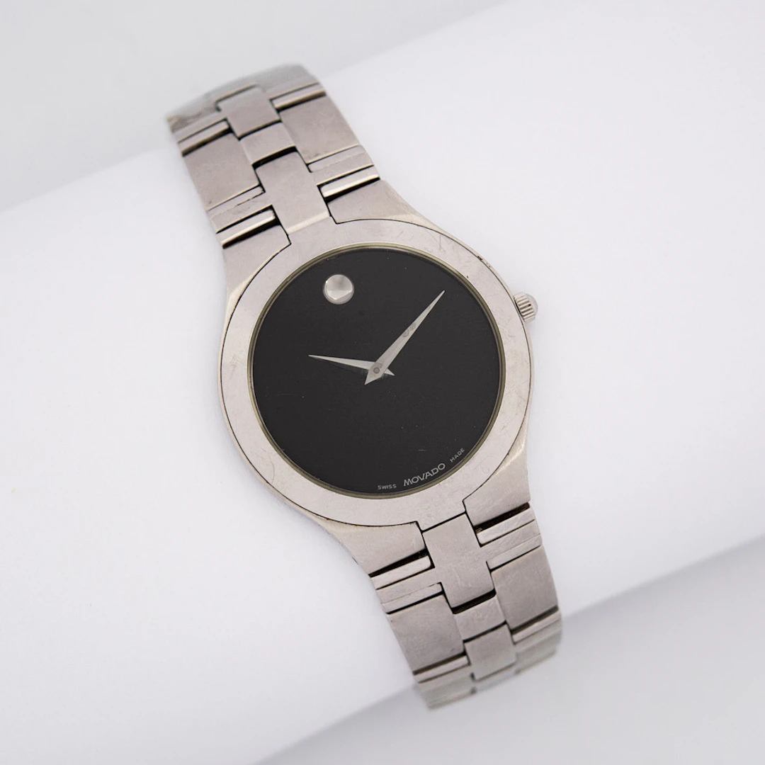 MOCADO JURO ARMBANDUHR, QUARTZWERK, EDELSTAHL MIT EINEM CHARAKTERISTISCHEN