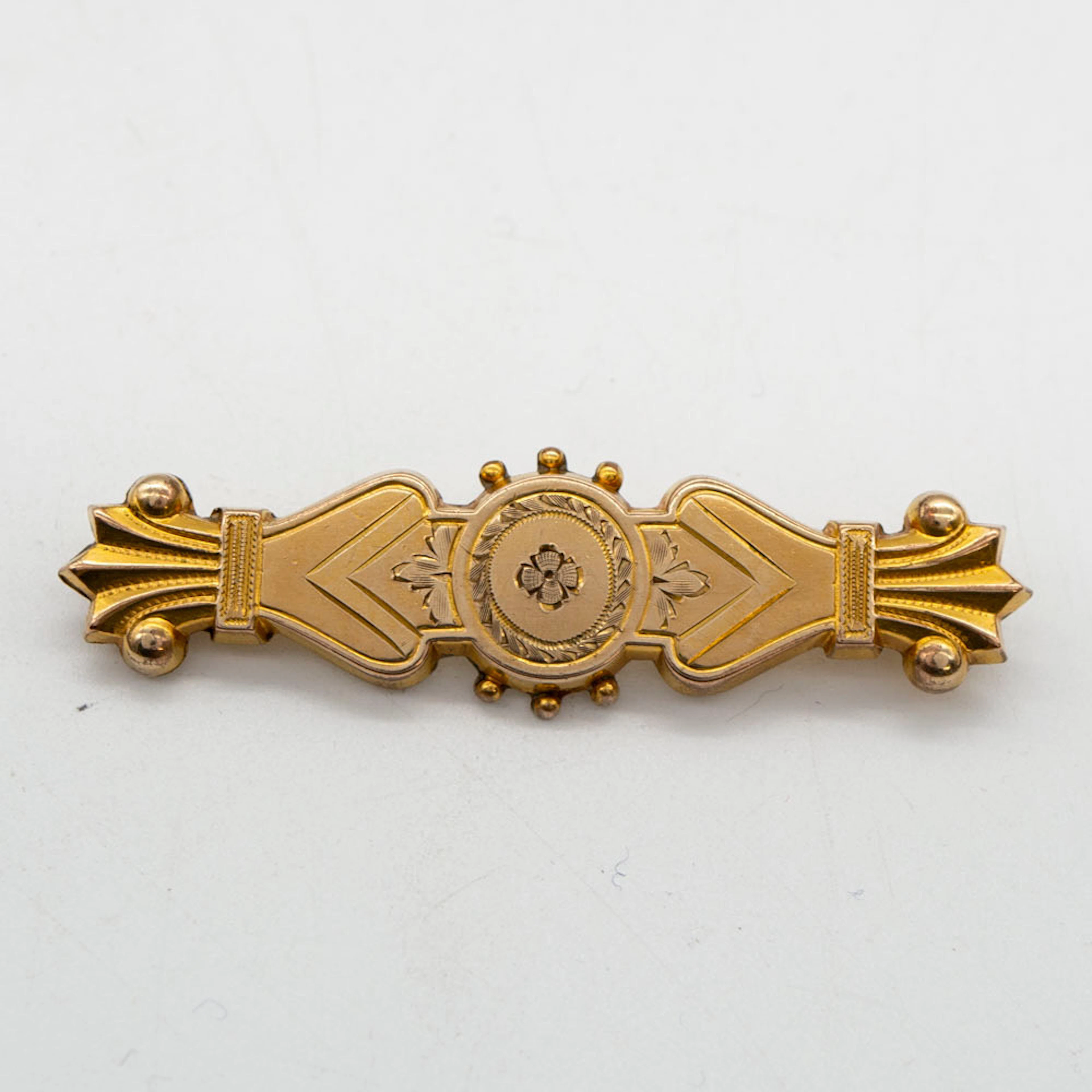 VIKTORIANISCHE DESIGNERBROSCHE, GEFÜLLT MIT 10 KARAT GELBGOLD, MIT