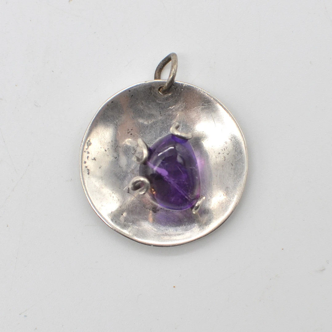 FARFAN DESIGNERANHÄNGER MIT AMETHYST, STERLINGSILBER, MEXICO, UM 1950.