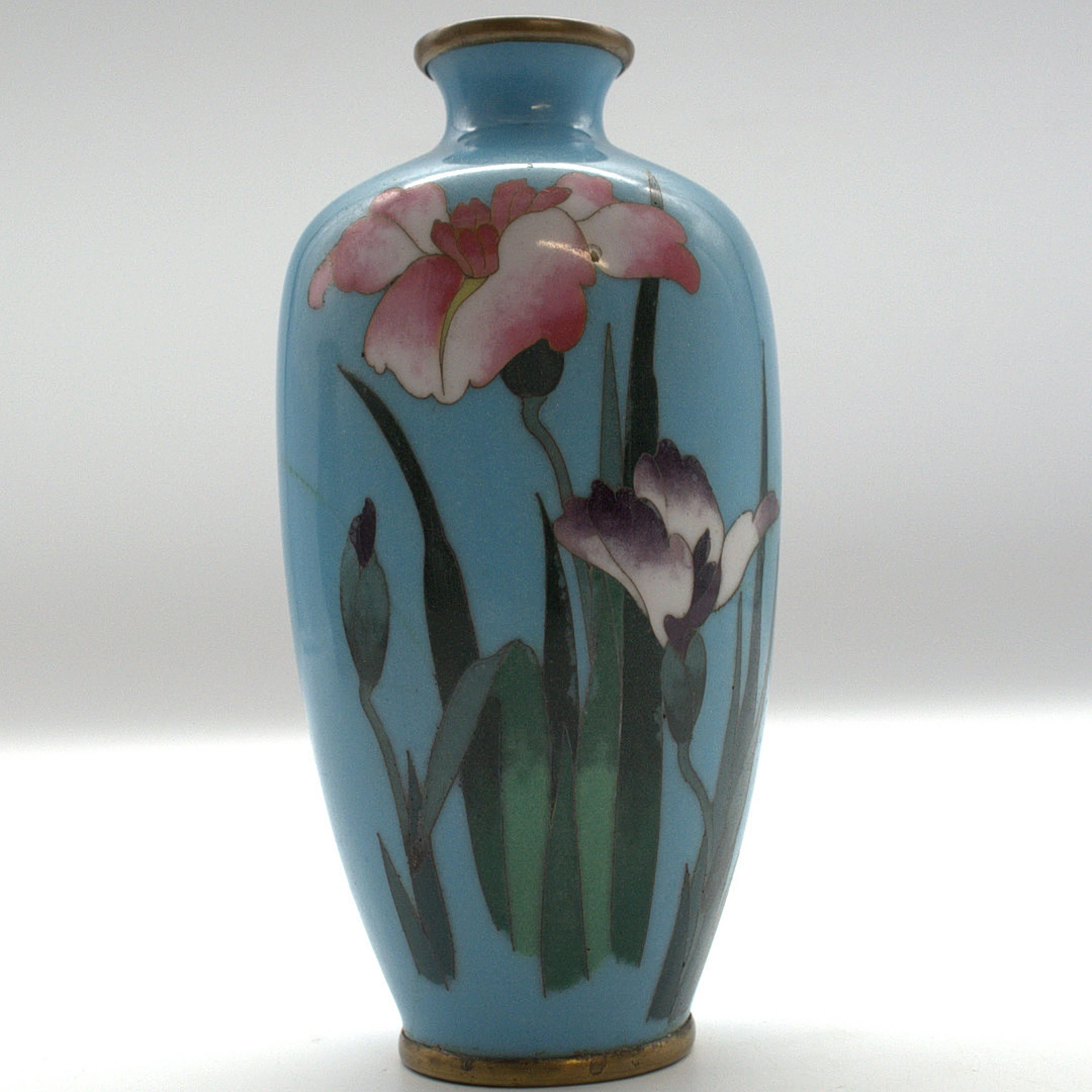 JAPANISCHE CLOISONNÉ-VASE, SHOWA-ZEIT, UM 1950–1970, 13 CM.