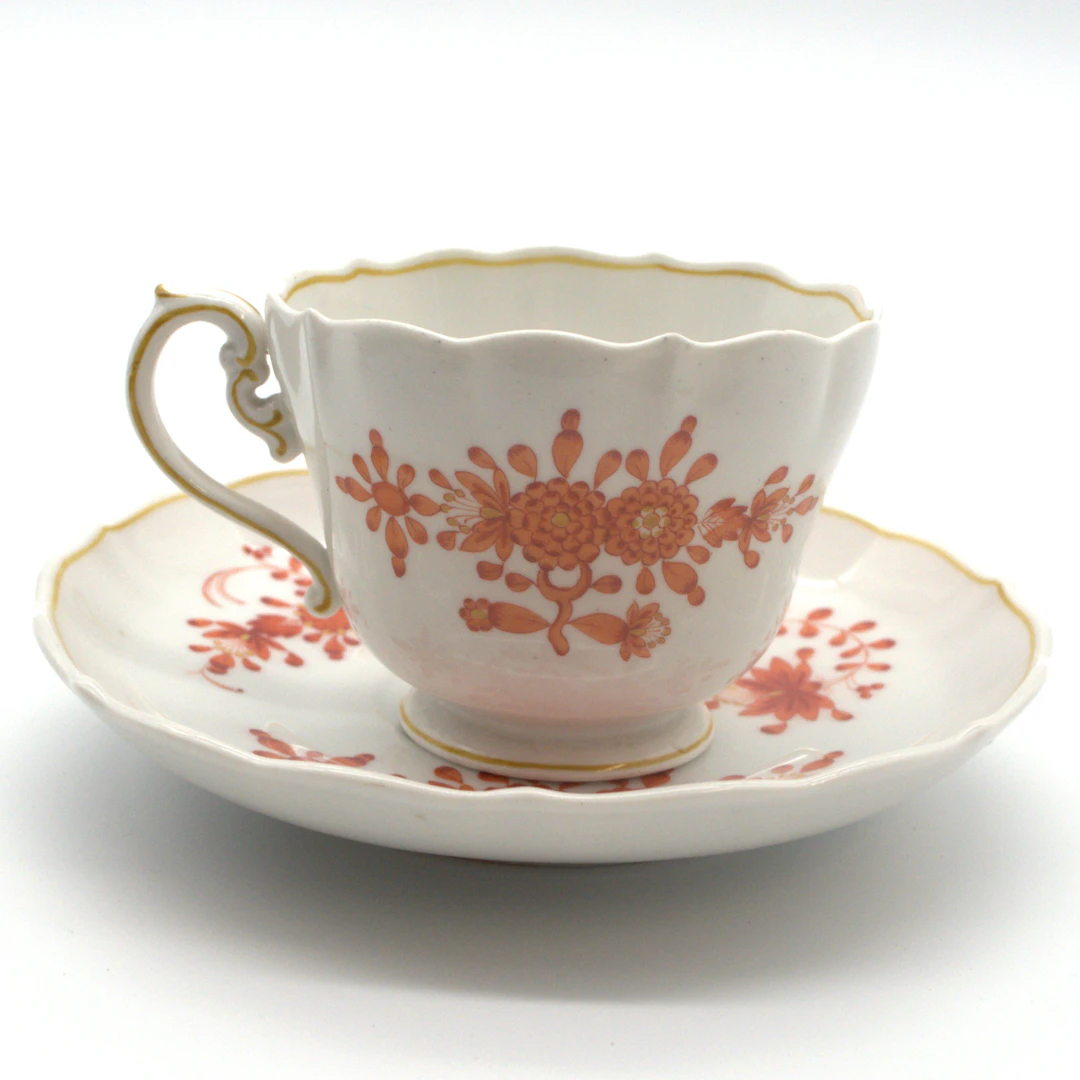 MEISSEN. KAFFEETASSE MIT UNTERTASSE, INDISCH REICH KORALLE, 4. WAHL, KNAUFZEIT.