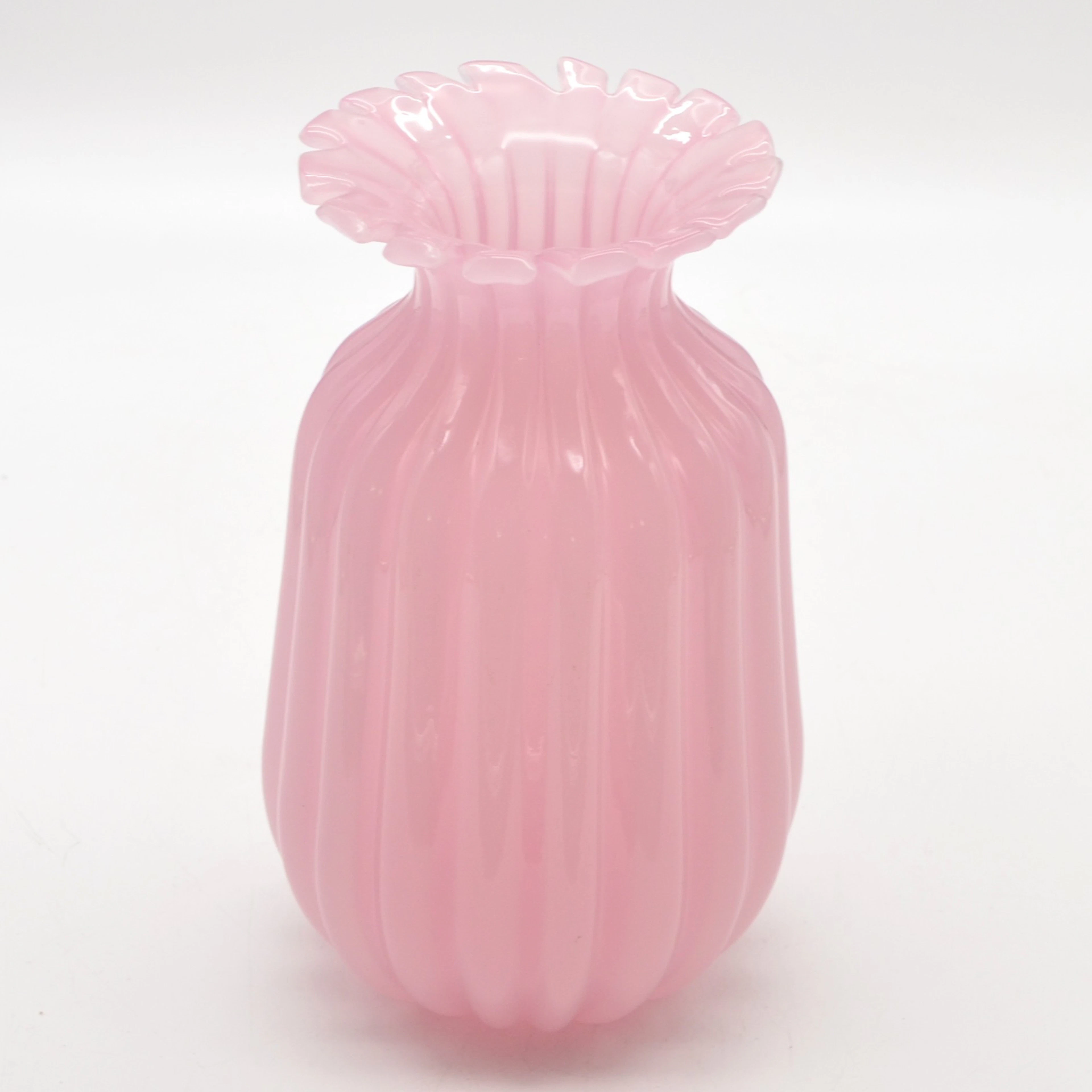 ARCHIMEDE SEGUSO. MURANO DESIGNERVASE, OPALINGLAS, ITALIEN, UM 1950.