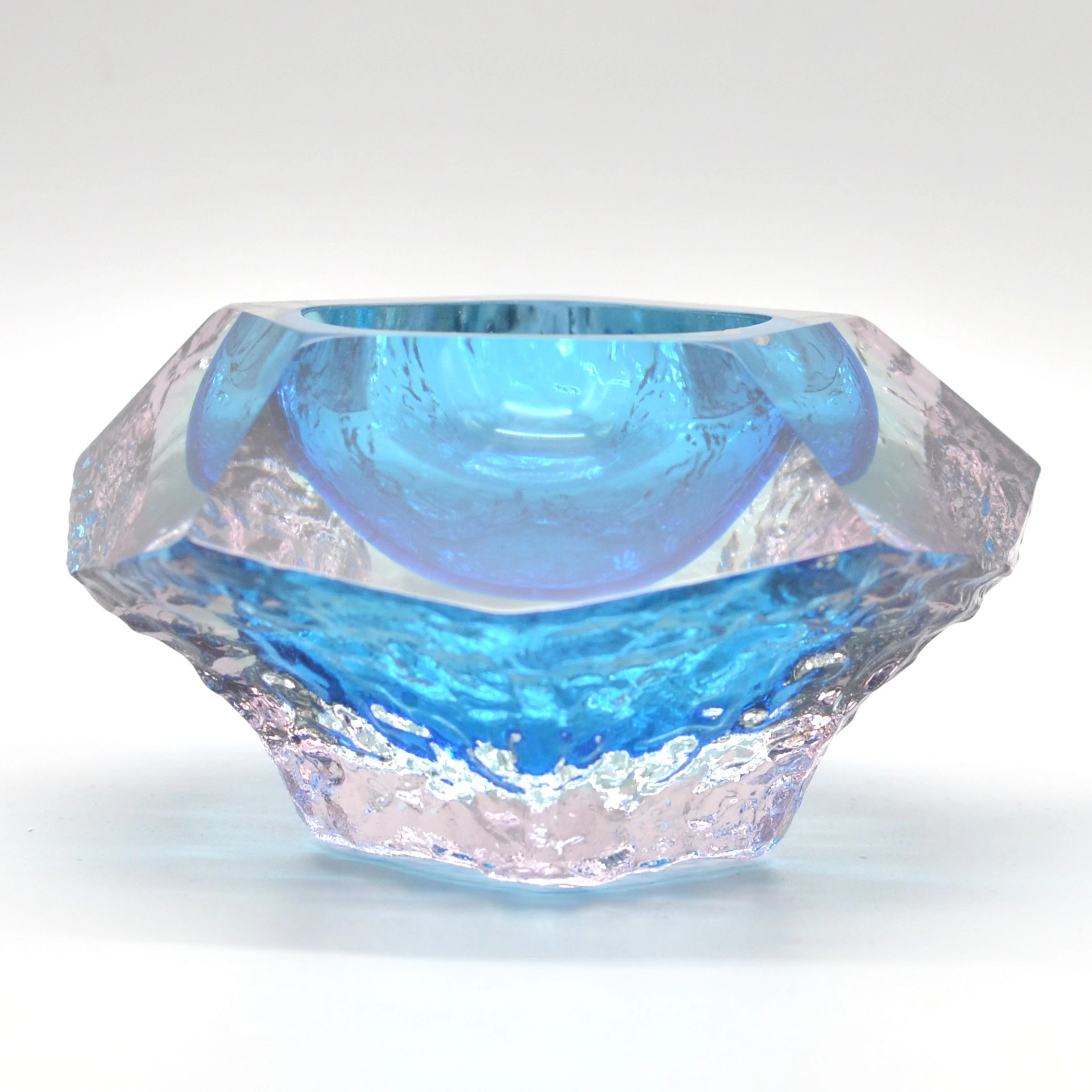 ALESSANDRO MANDRUZZATO. MURANO GLAS, DESIGNERSCHALE, STUDIOGLAS, FROSTED