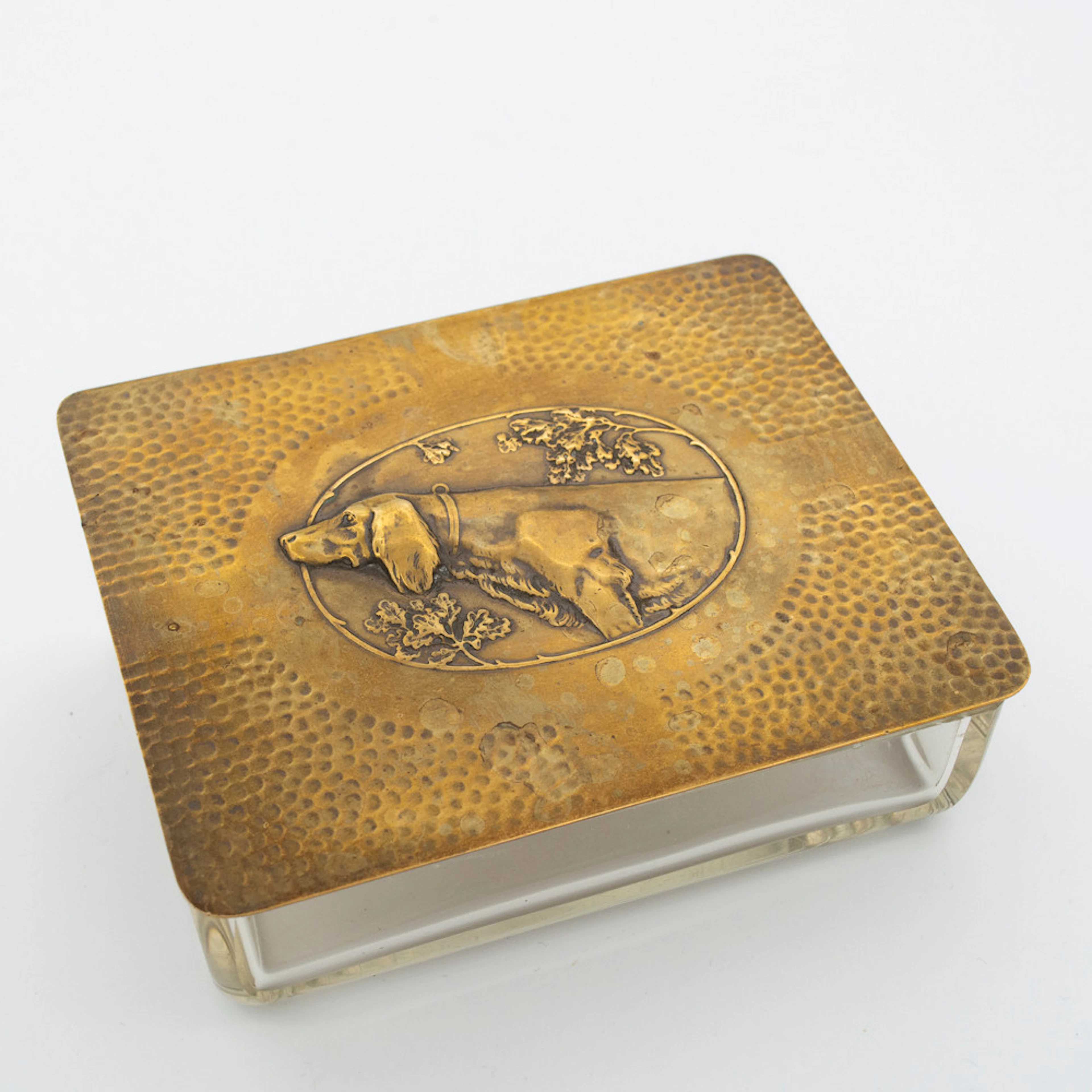 ANTIKER ART DECO HUMIDOR MIT JANGTHUNDMOTIV VON WMF, GEPRÄGTER MESSINGDECKEL