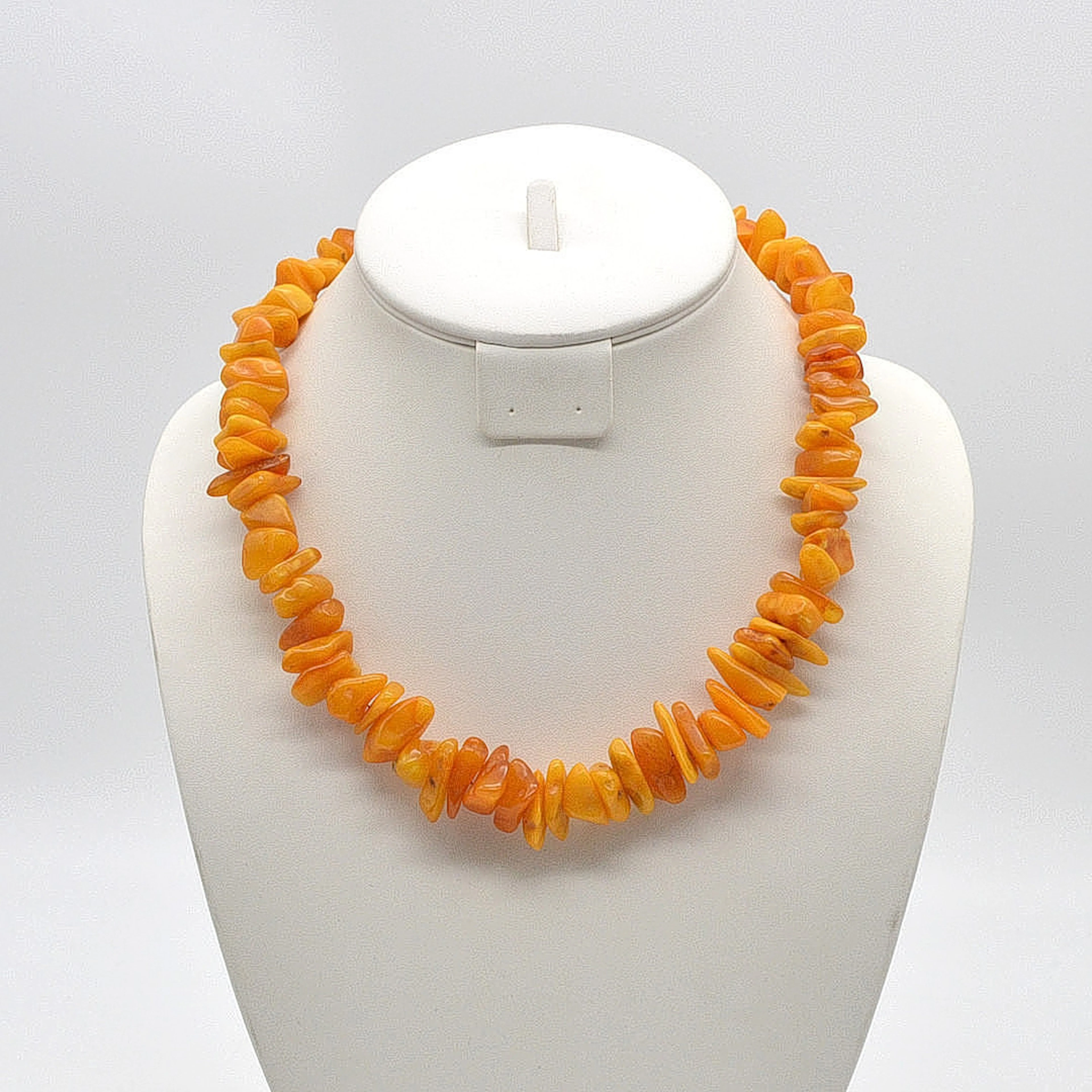COLLIER AUS BUTTERSCOTCH BERNSTEIN, GROSSE STEINSTÜCKE, CA. 50CM, VINTAGE.