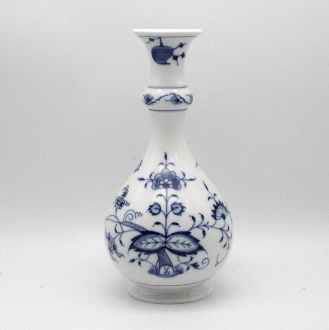 MEISSEN VASE "ZWIEBELMUSTER", 1. WAHL, PORZELLAN, UNTERGLASURBLAUE